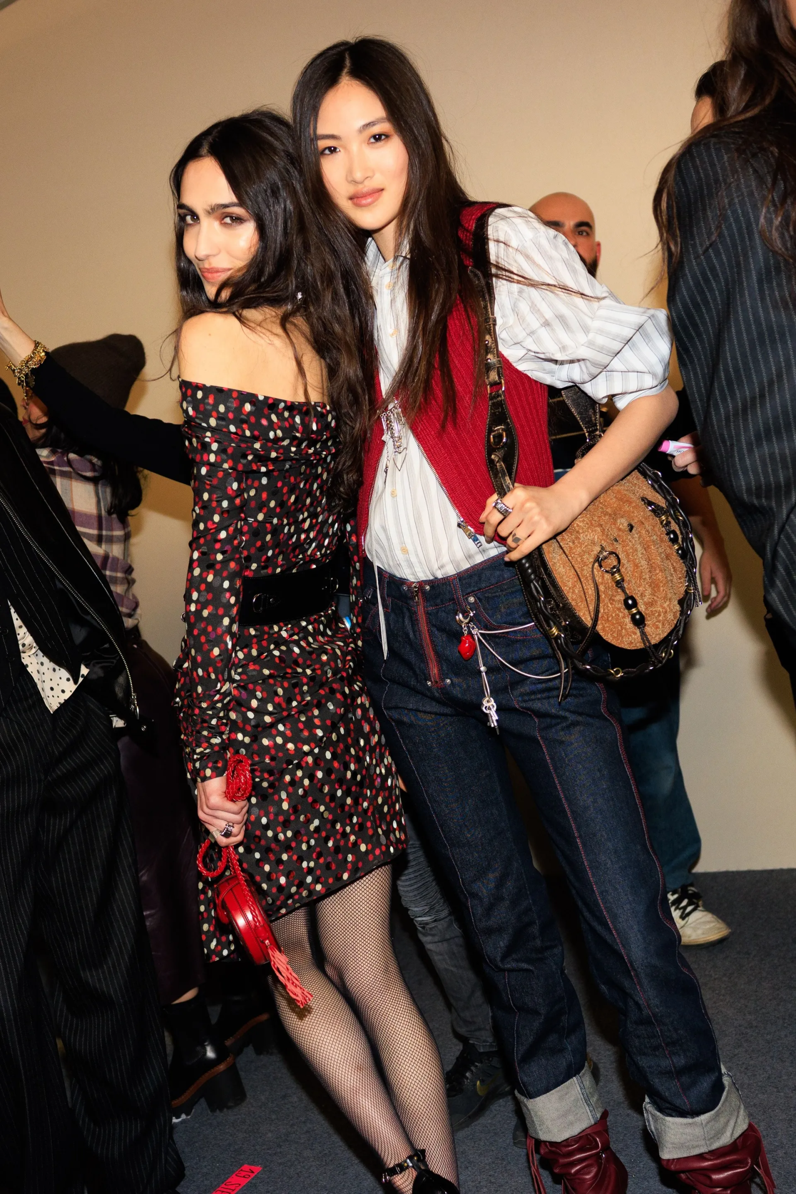 Jakie buty będą najlepiej wyglądać do jeansów cropped? / Fot. Acielle / Style Du Monde