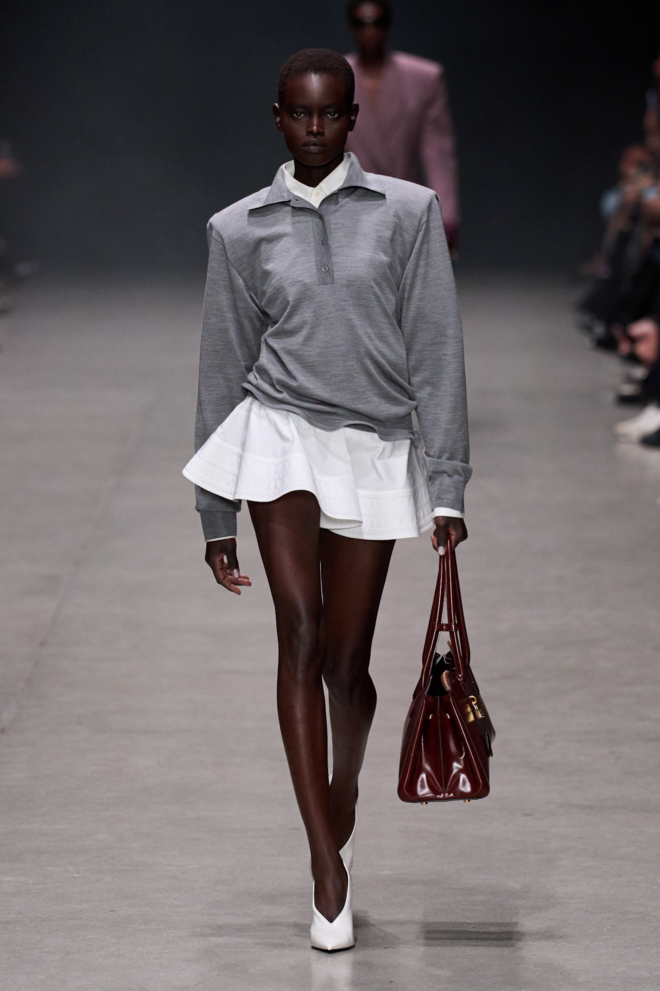 Stella McCartney w kolekcji na wiosnę-lato 2026 celebruje dziedzictwo swej marki i reinterpretuje ulubione motywy (Fot. Spotlight. Launchmetrics)