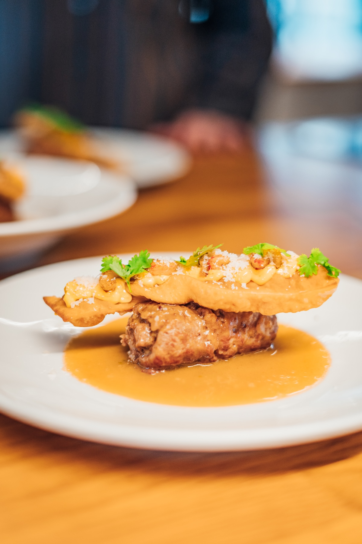 Zrazy wołowe z szyjkami rakowymi Zraz&Rak