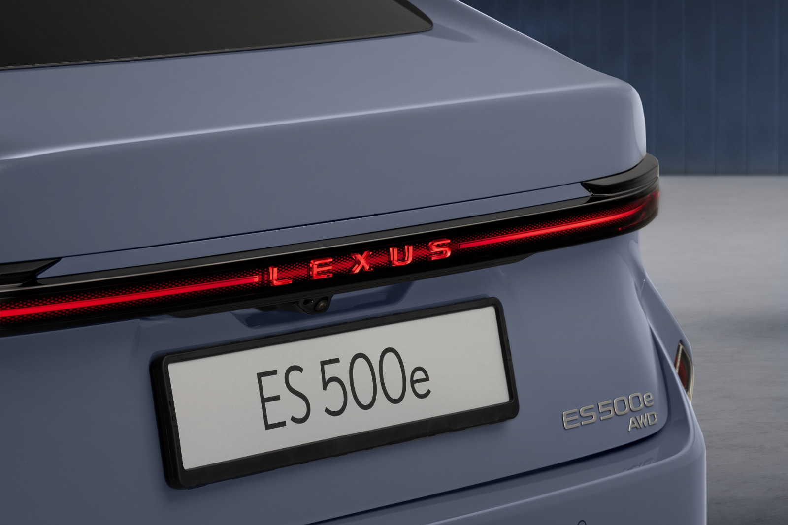 Lexus ES to połączenie elegancji i technologii. / Fot. Materiały prasowe