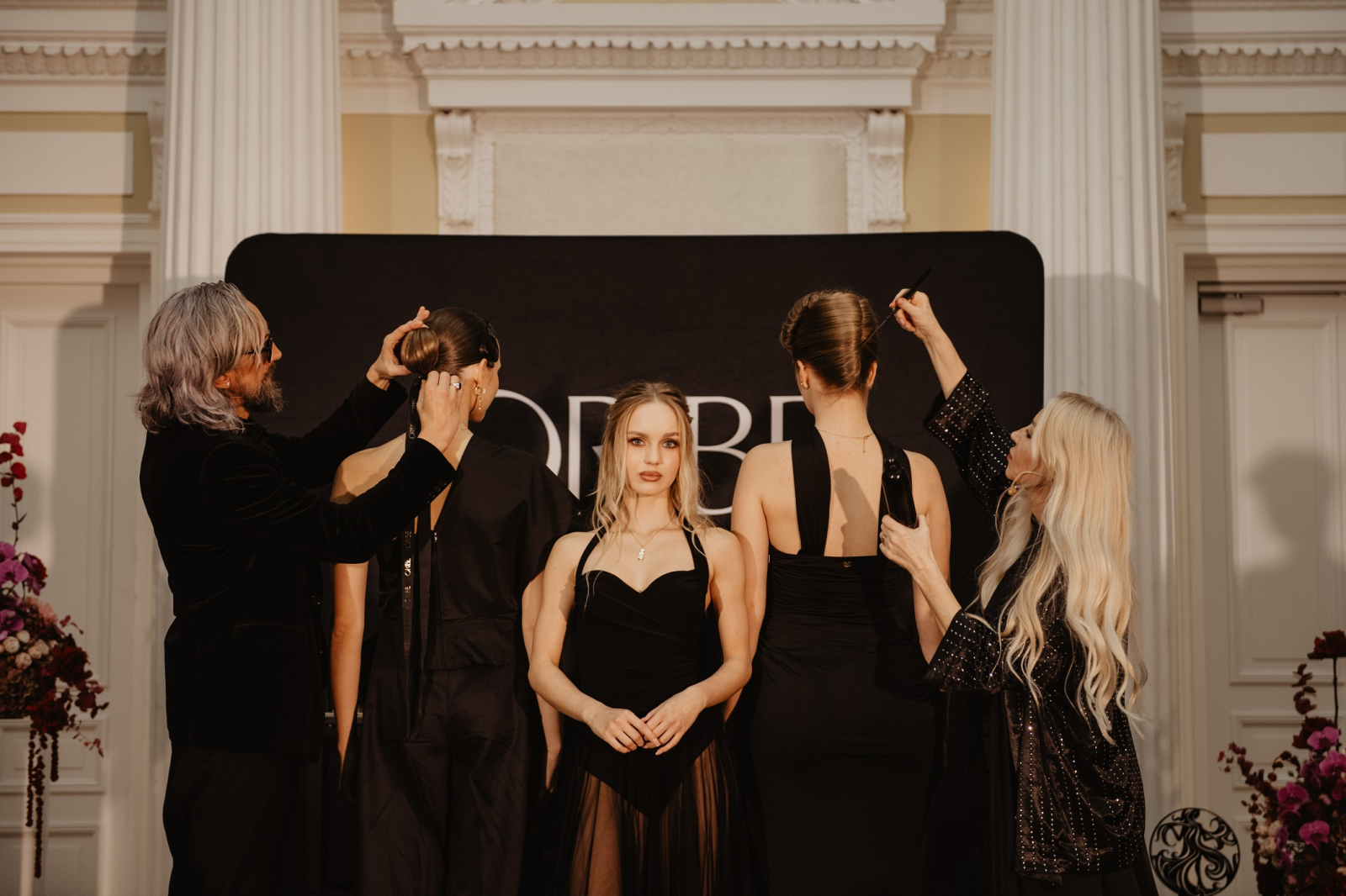 Nicci Welsh prezentuje trzy ikoniczne fryzury. / Fot. Materiały prasowe