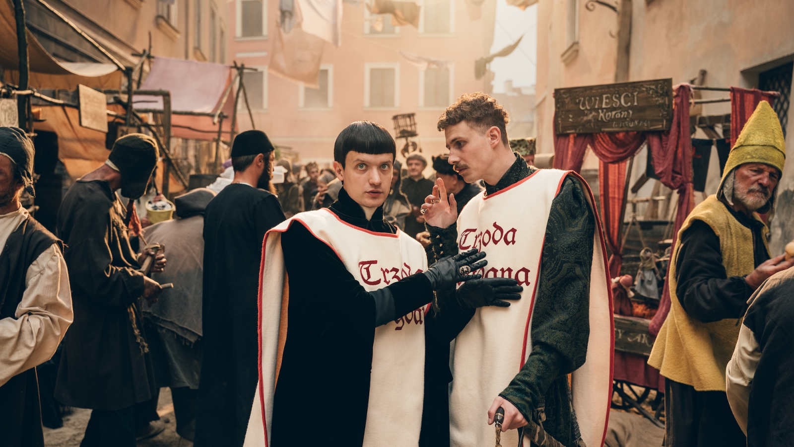 Adamczewscy szykują się na wizytę króla. Netflix prezentuje zwiastun  drugiego sezonu serialu „1670”