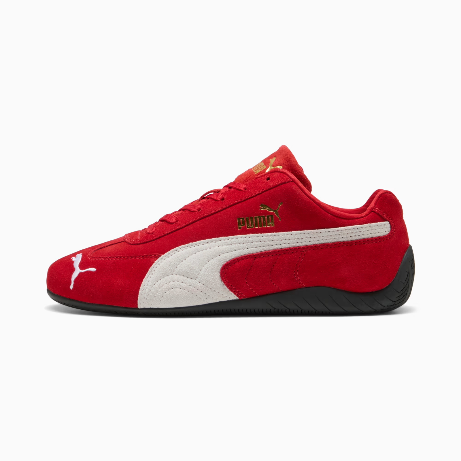 Czerwone sneakersy damskie Puma Speedcat z białymi detalami i logo na cholewce.