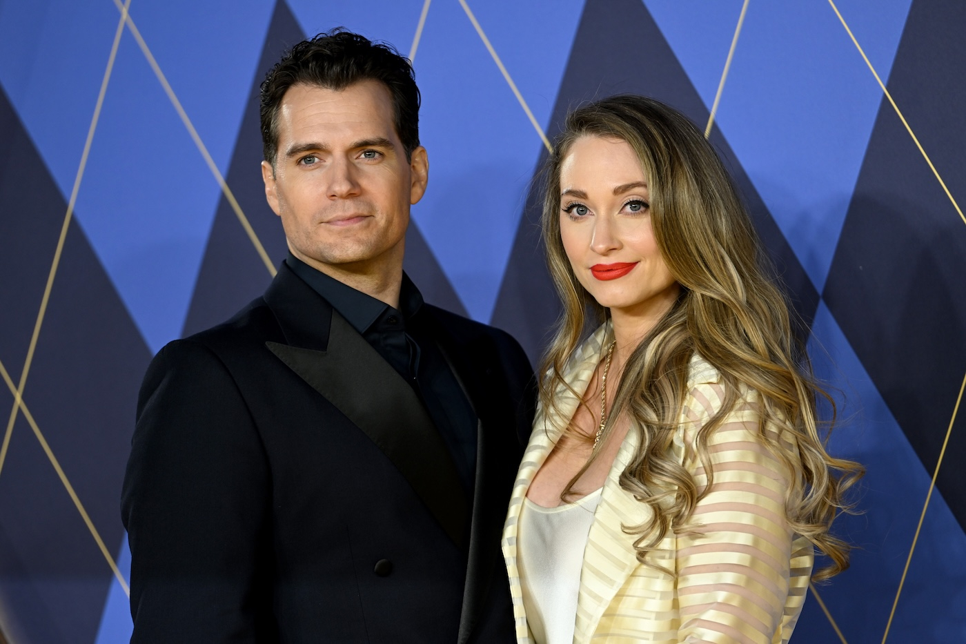 Henry Cavill i Natalie Viscuso podczas premiery filmu „Argylle” w Londynie.