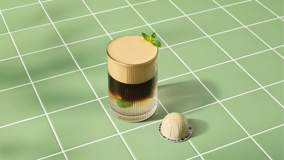 Jak przygotować Nespresso Coconut Vanilla Mint Iced Coffee?