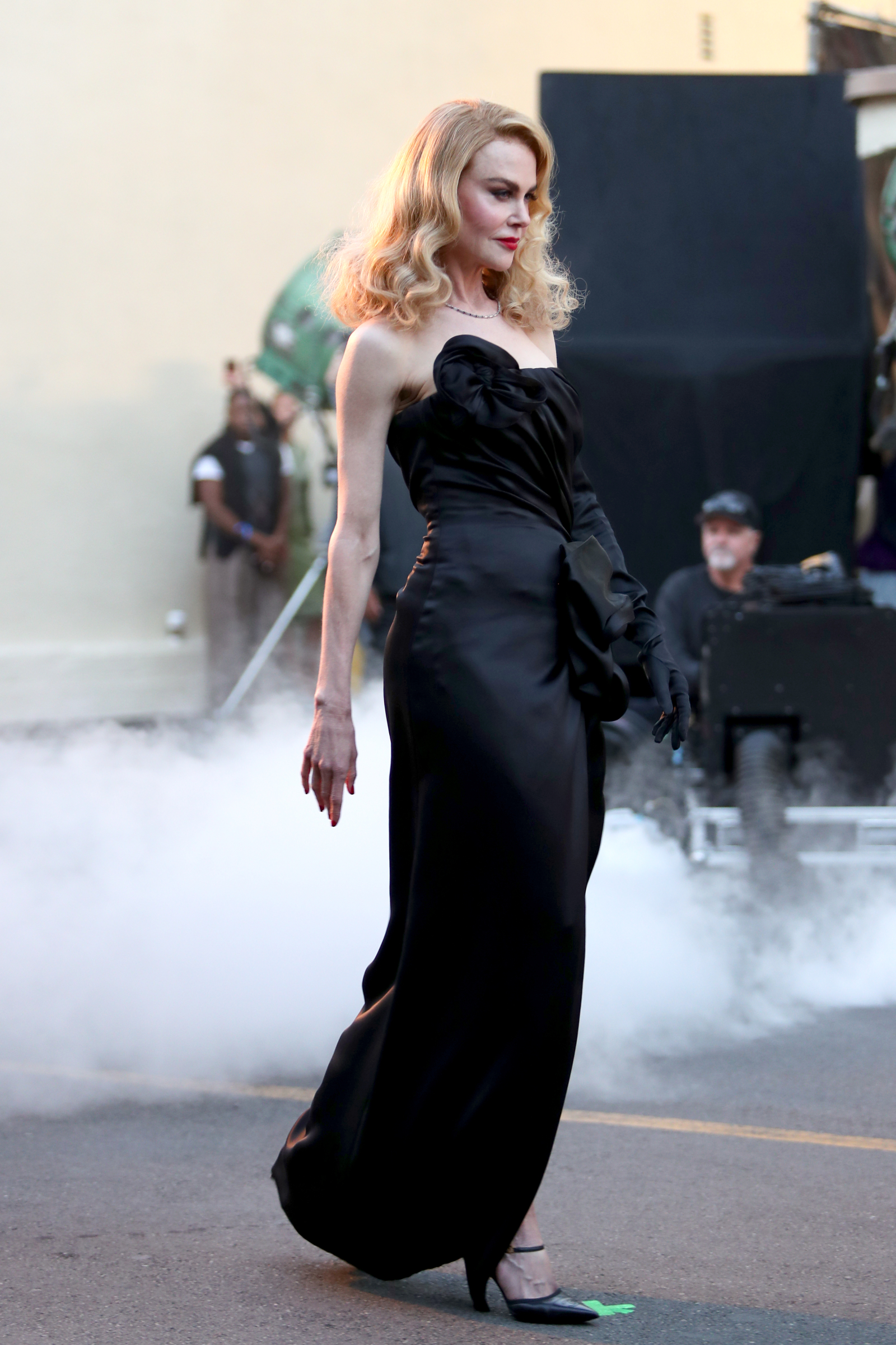 Nicole Kidman w czarnej sukni Chanel inspirowanej kreacją Rity Hayworth z filmu „Gilda” na Vogue World 2025.