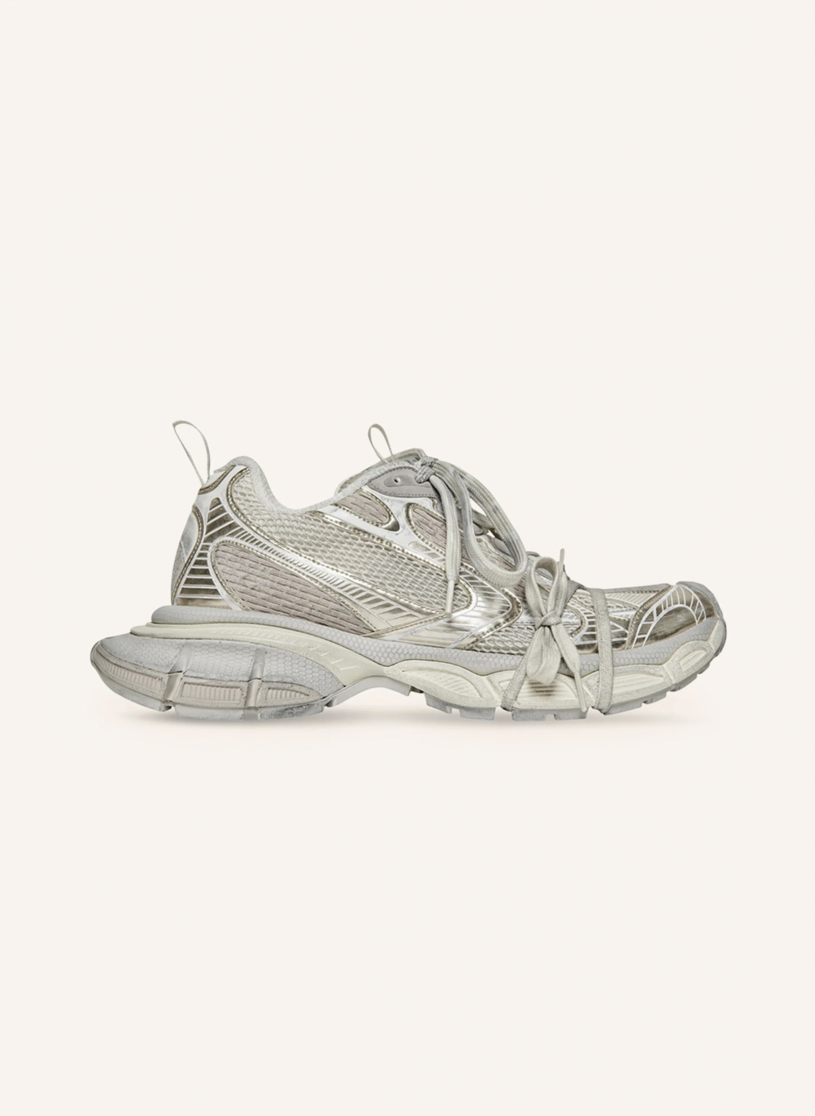 Srebrne sneakersy Balenciaga 3XL z charakterystycznym designem i sznurowaniem, idealne na co dzień.