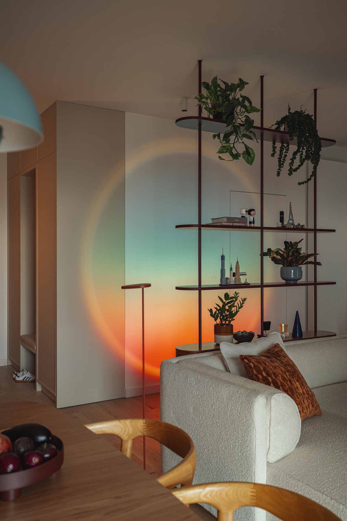 Apartament ,,Aura” zaprojektowany przez pracownię Żurawicki Design.