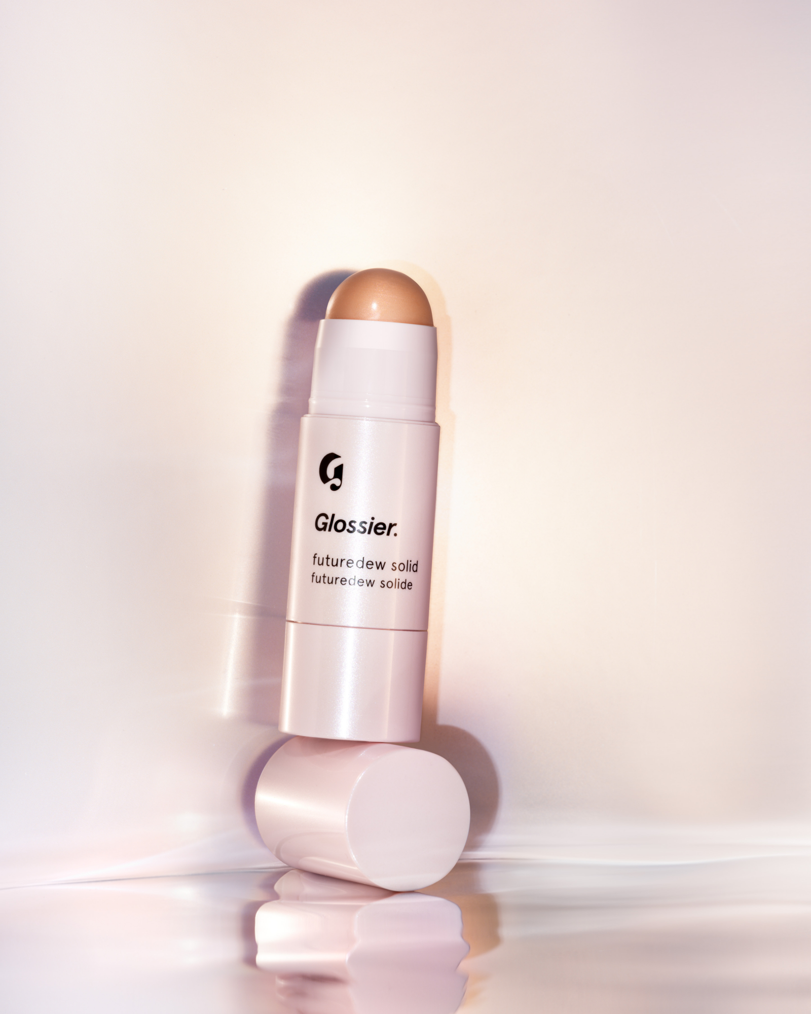 Futuredew Solid Glossier, 145 zł (Fot. Materiały prasowe)