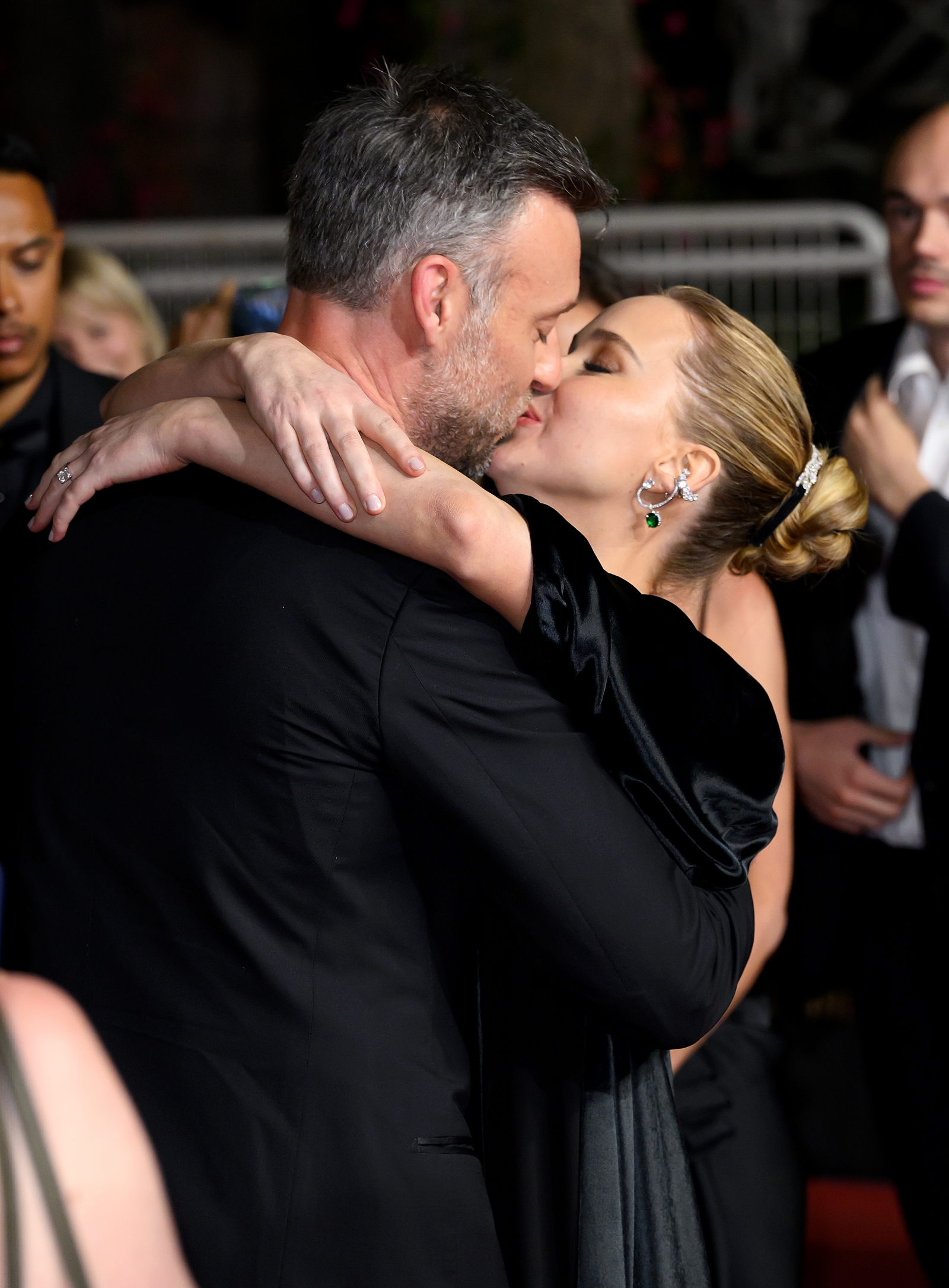 Jennifer Lawrence pojawiła się w Cannes z króciutki paznokciami z mily frenchem, który doskonale uzupełniał jej kreacje z czerwonego dywanu (Fot. Karwai Tang/WireImage)