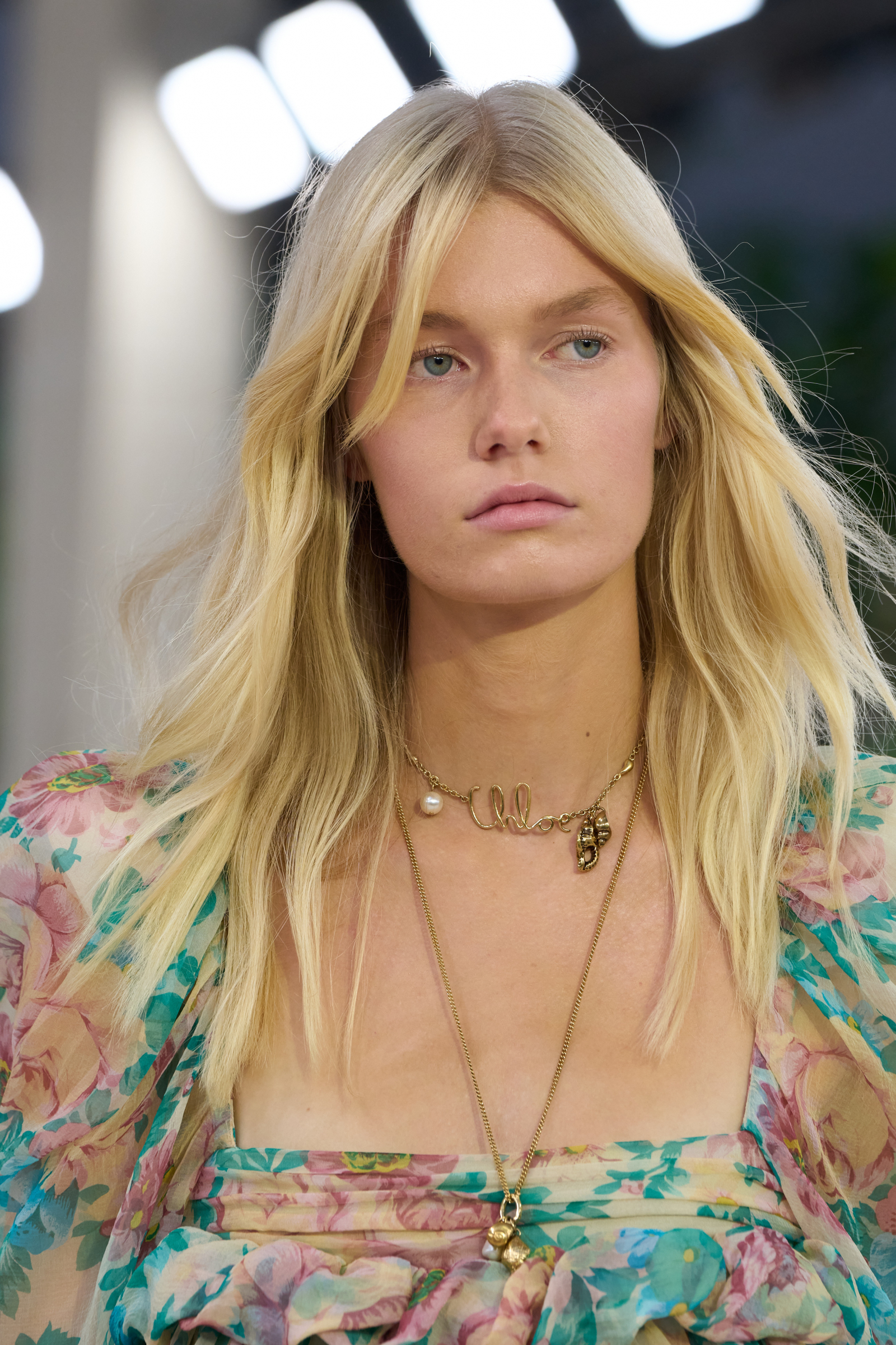 Butterfly cut w stylu boho na pokazie Chloe na lato 2025 (Fot. Spotlight.Launchmetrics)