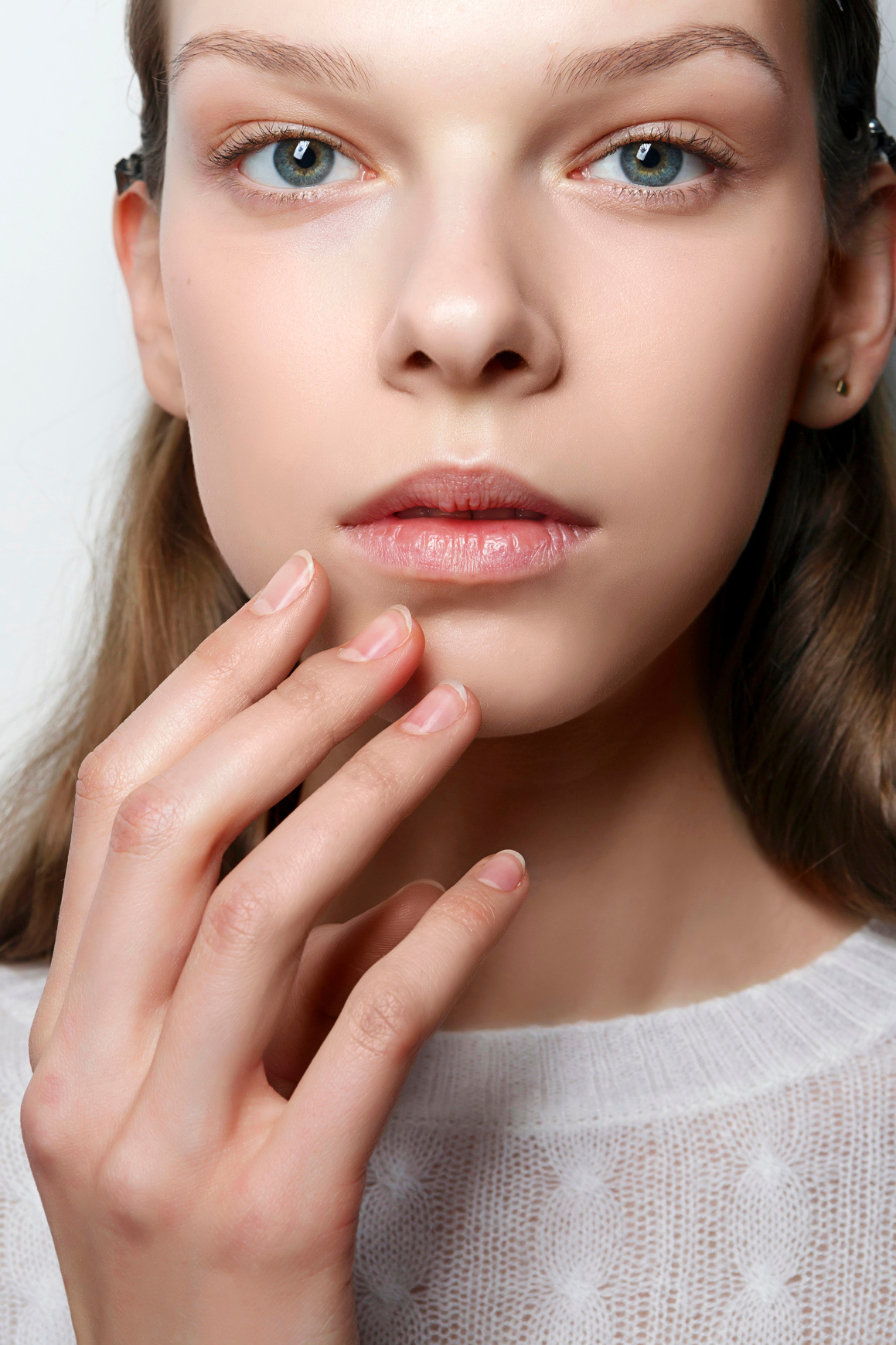 Japoński manicure pokochały clean girls, podkreślając naturalne piękno i delikatność dłoni.