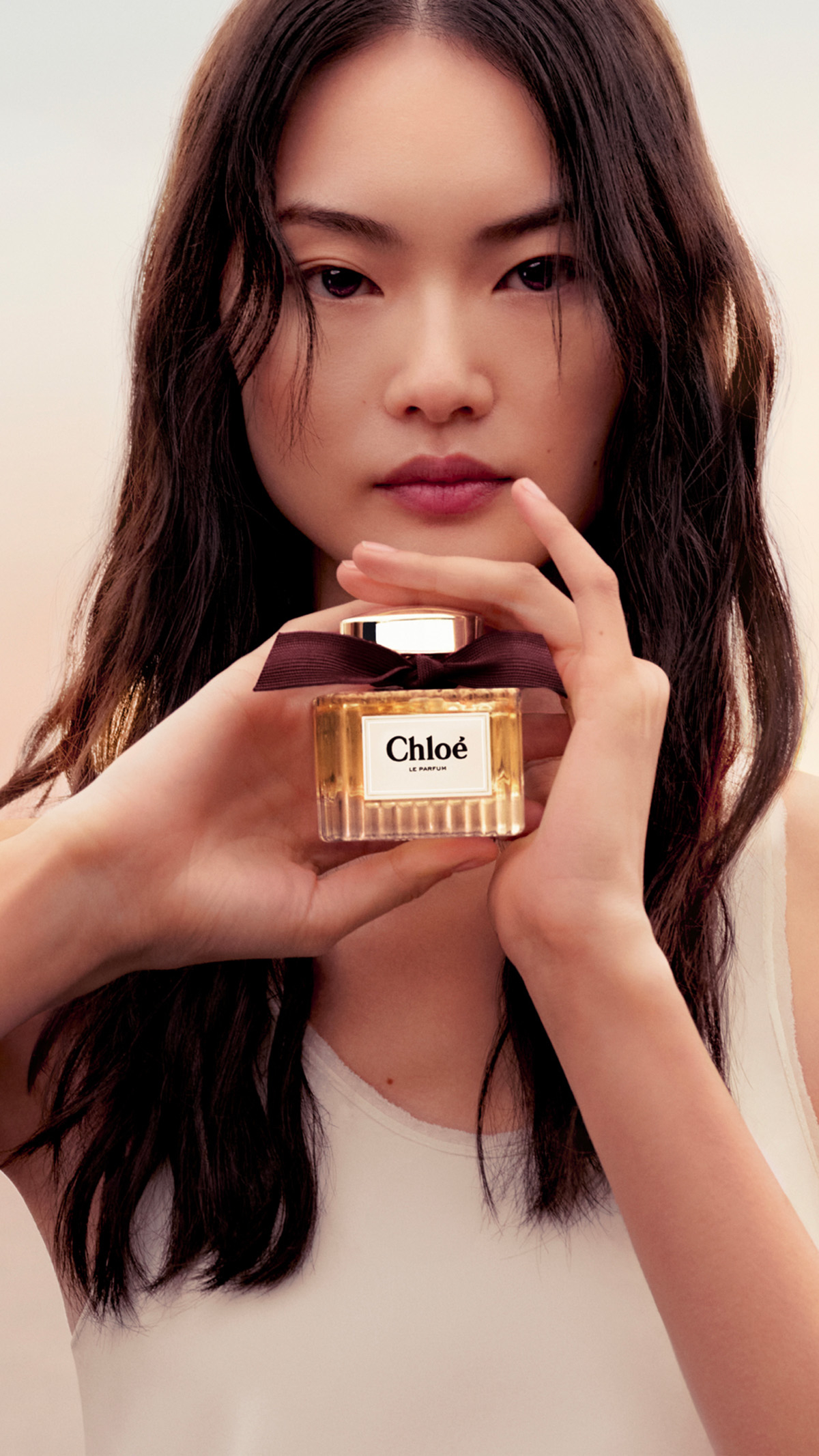 He Cong w kampanii Chloé Le Parfum.