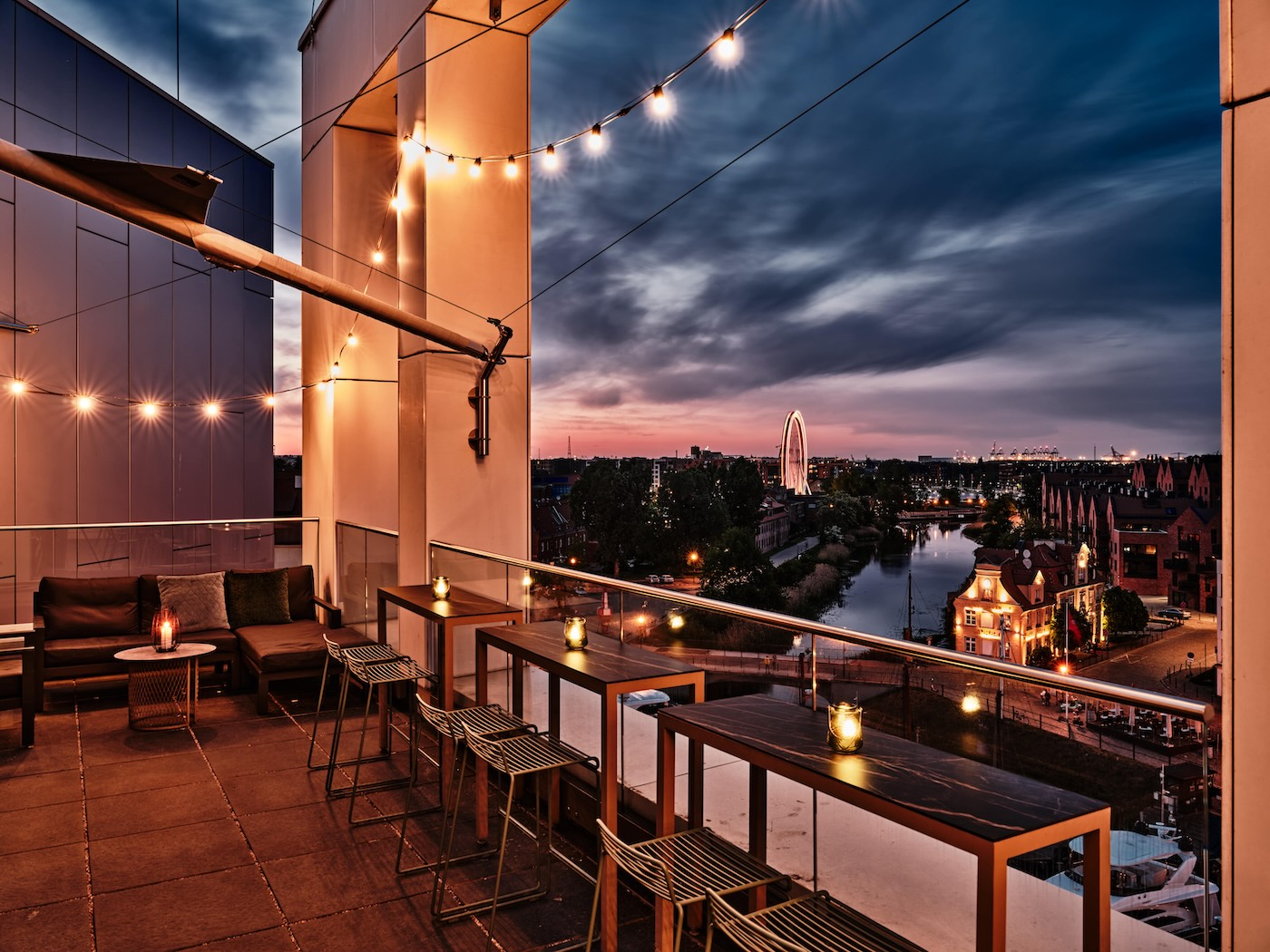 Widok na miasto z hotelu Holiday Inn Gdańsk.