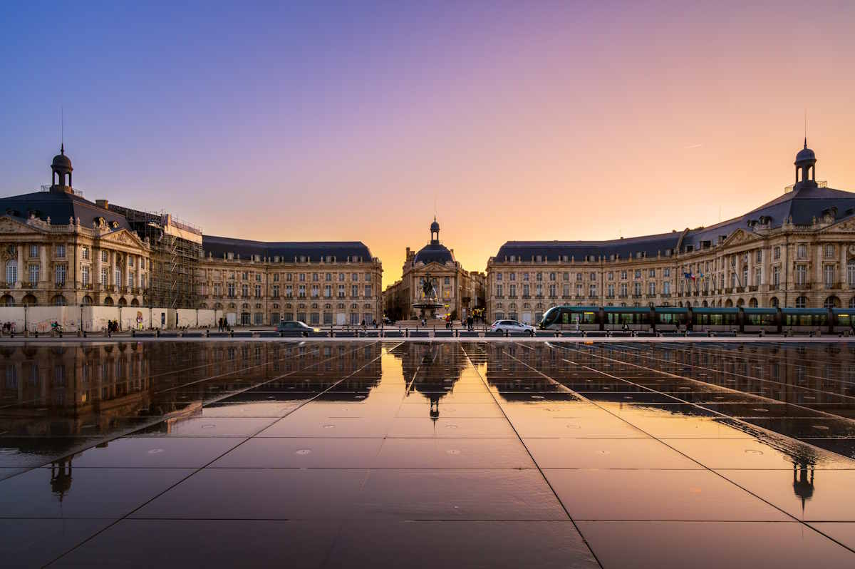 Bordeaux z biurem podróży LogosTour.