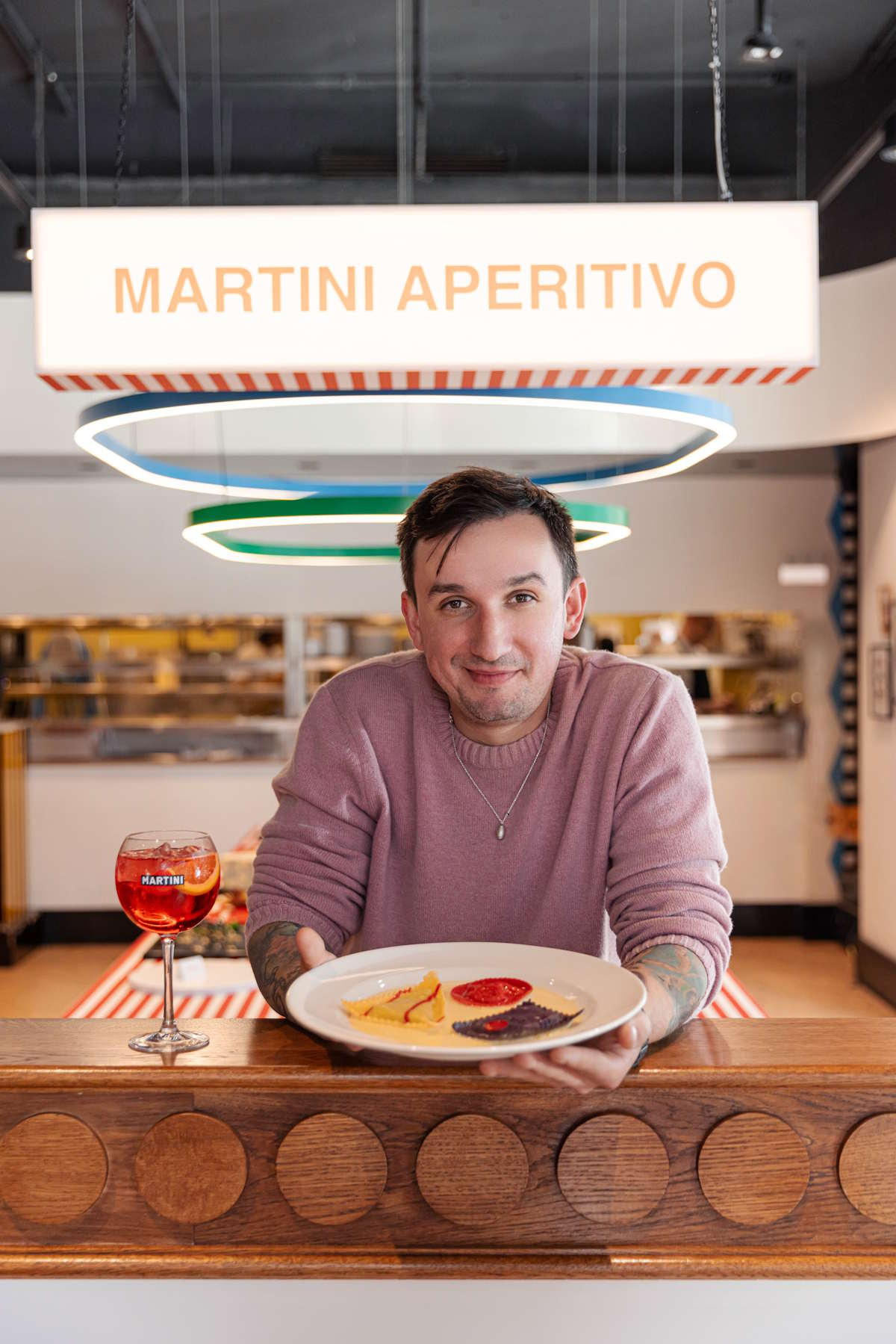 Do 9 maja w warszawskiej restauracji Lupo Pasta Fresca można spróbować wyjątkowych ravioli autorstwa Mateo Zielonki, inspirowanych historią marki Martini.