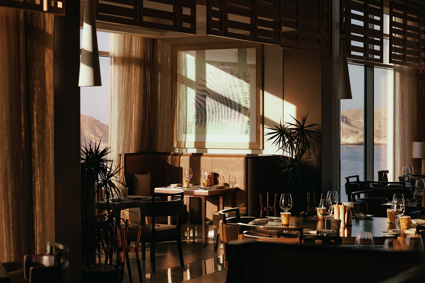 Wnętrze restauracji w Jumeirah Muscat Bay w Omanie.
