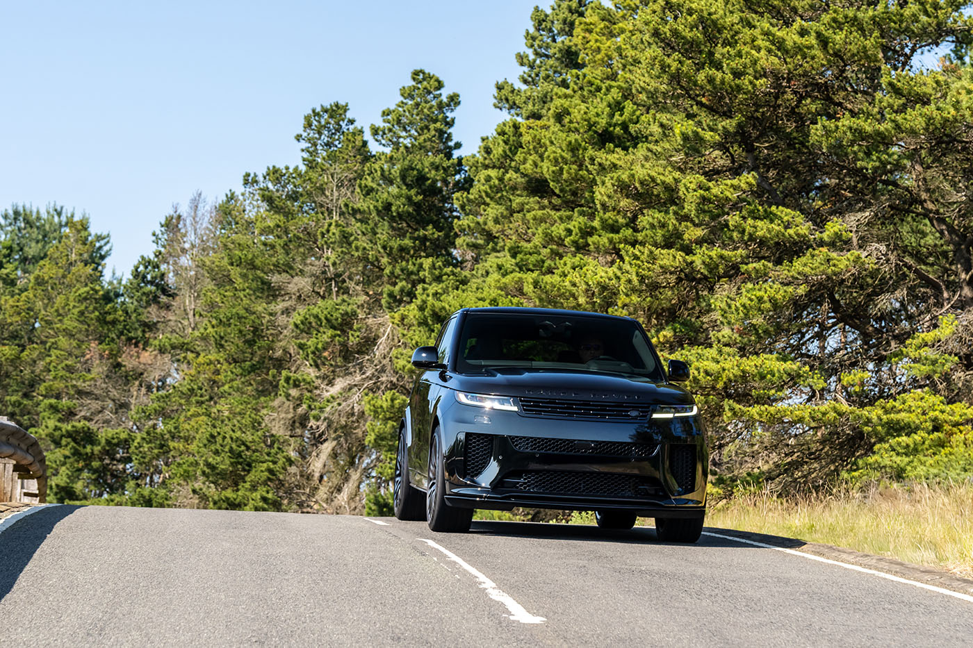 Samochód Range Rover Sport SV Black Edition.
