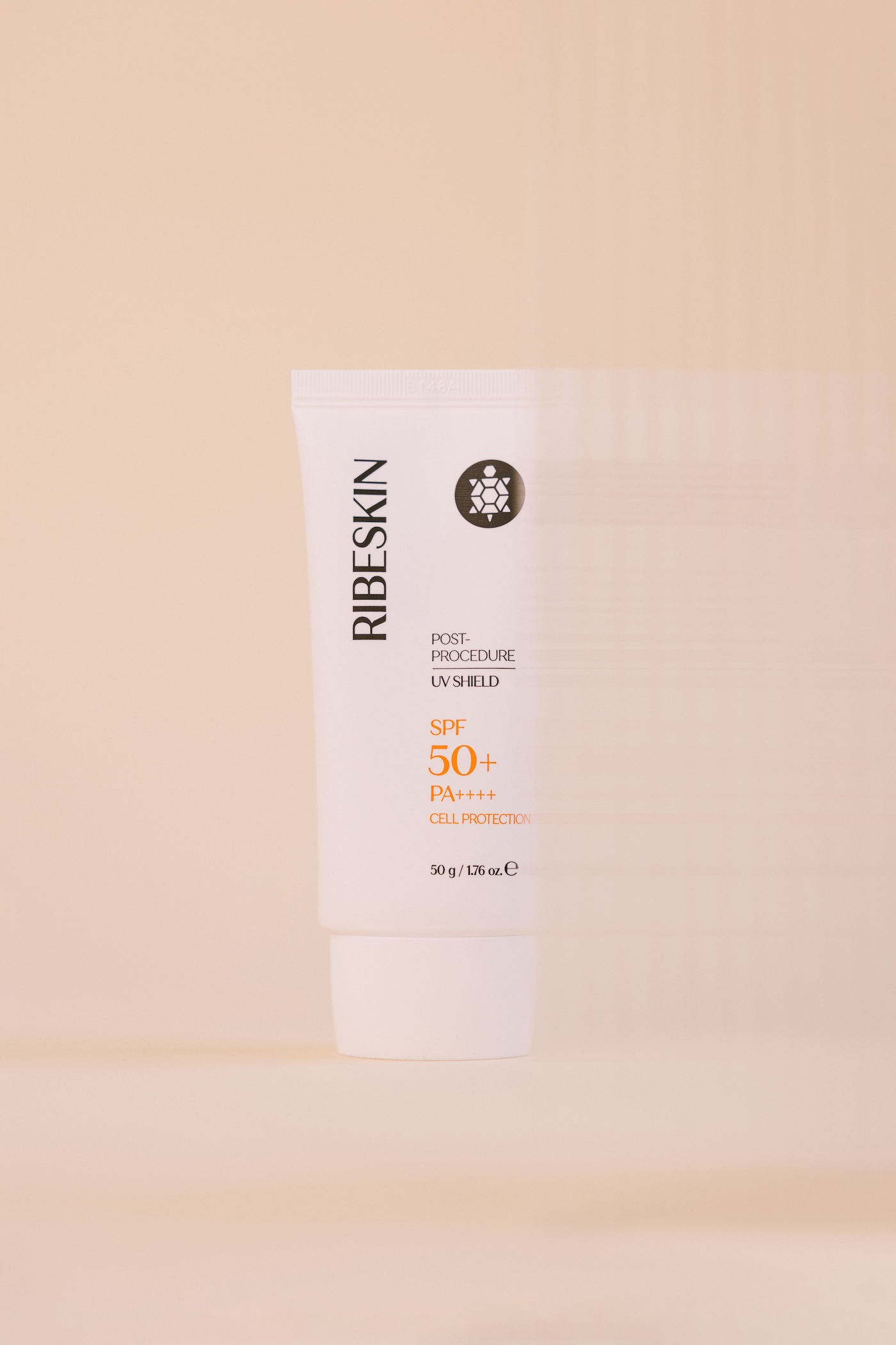 Krem z filtrem UV Shield marki Ribeskin.
