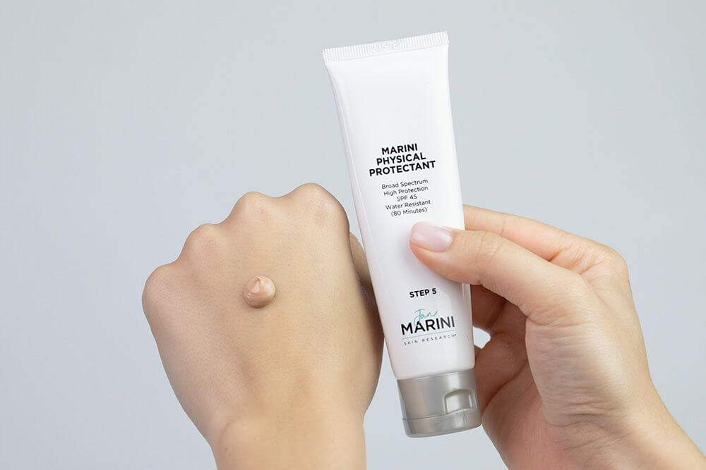 Jan Marini Marini Physical Protectant Tinted SPF 45 Light To Medium Krem ochronny koloryzujący (kolor średni) na Topesetic.pl.