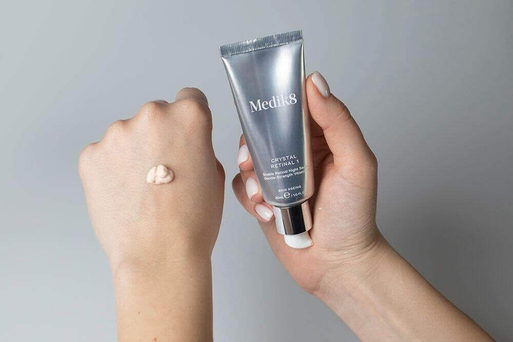 Medik8 Crystal Retinal 1 delikatne serum na noc z aldehydem retinowym na Topestetic.pl.
