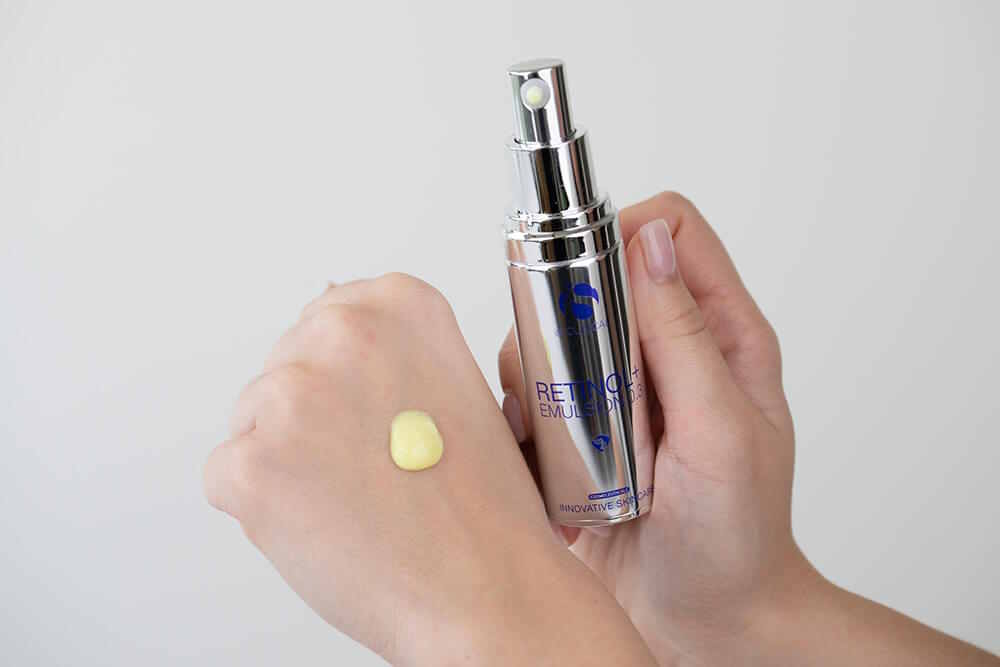 iS Clinical Retinol+ Emulsion 0.3 Emulsja regenerująca z retinolem 0.3 na Topestetic.pl.