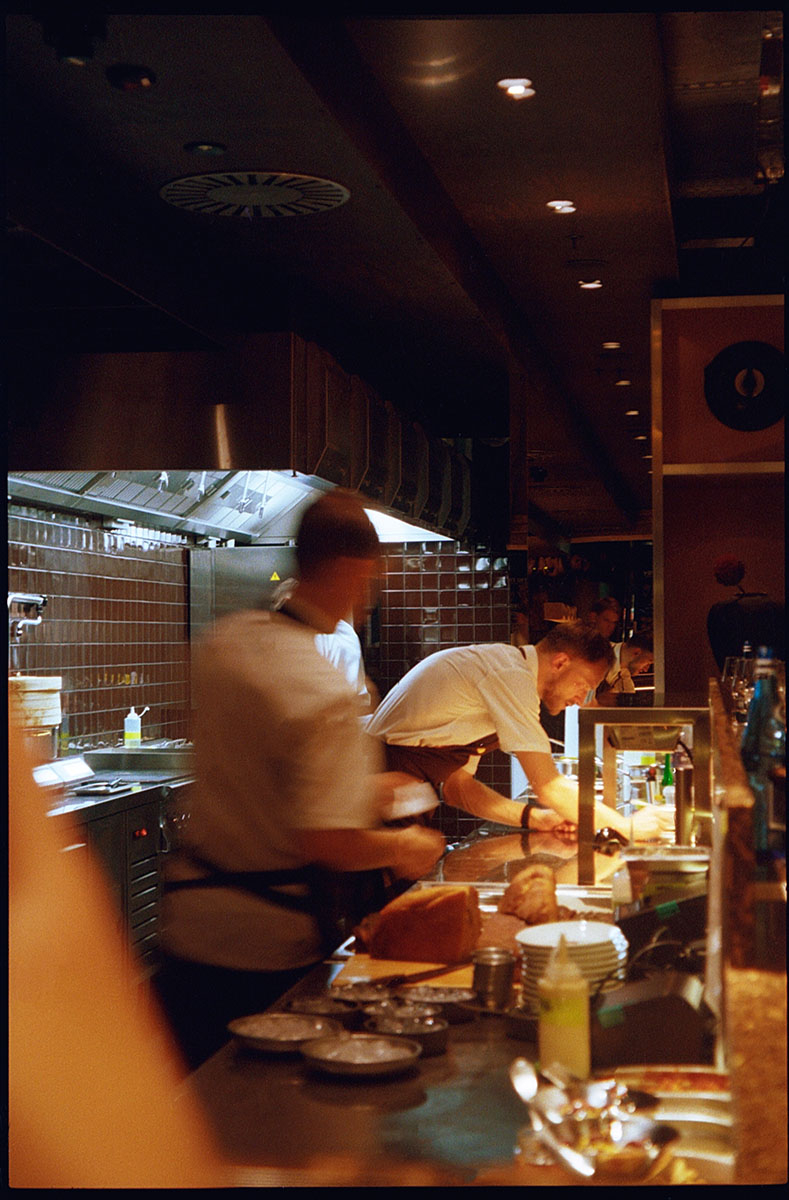 Restauracja Brut (Fot. Vika Adamava)