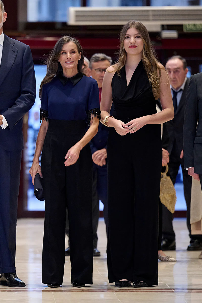 Królowa Hiszpanii i księżniczka Zofia na koncercie w przededniu ceremonii wręczenia nagród „Princesa de Asturias” 2025. (Fot. Carlos Alvarez/Getty Images)