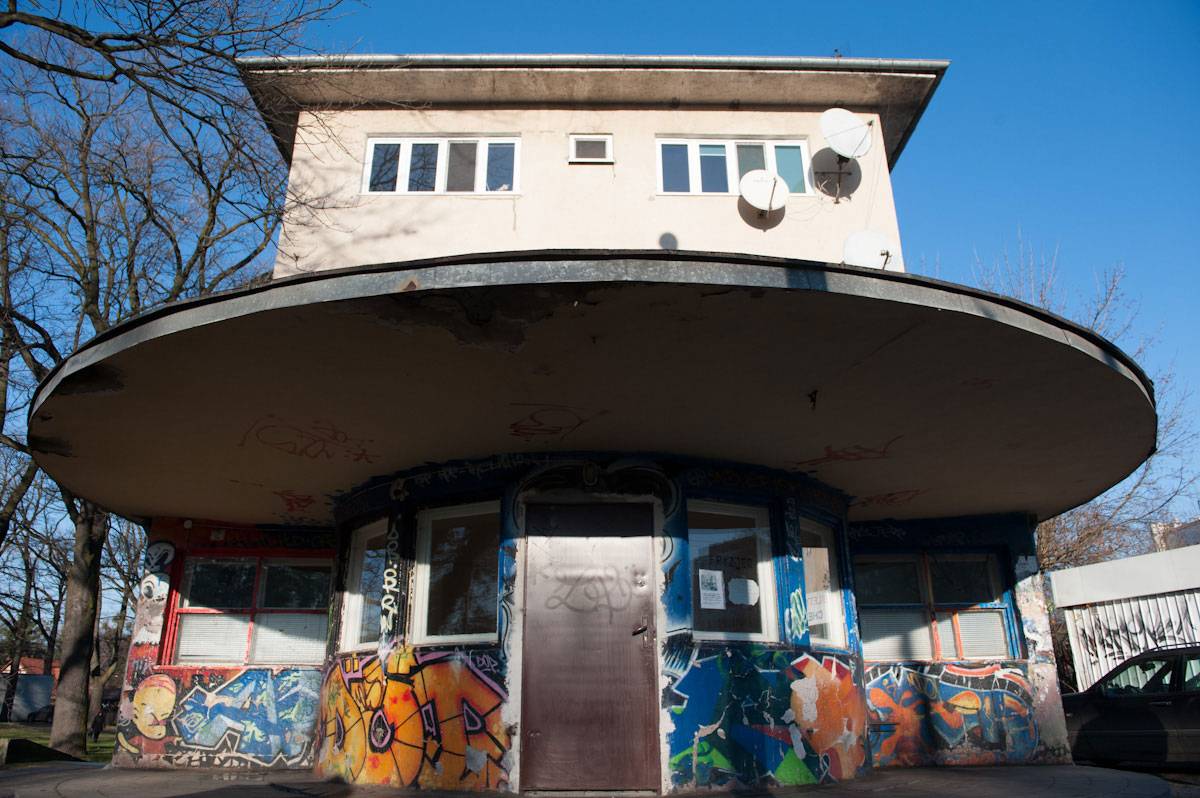 Pawilon dawnej poczekalni tramwajowej przed rewaloryzacją (Fot. materiały pracowni)