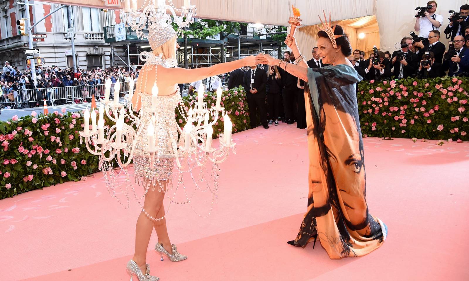Katy Perry i Diane von Furstenberg na gali MET w 2019 roku (Fot. Getty Images)