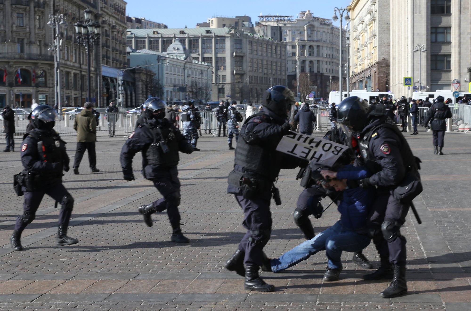 Antywojenne protesty w Moskwie, 13 marca 2022 (fot. Getty Images)
