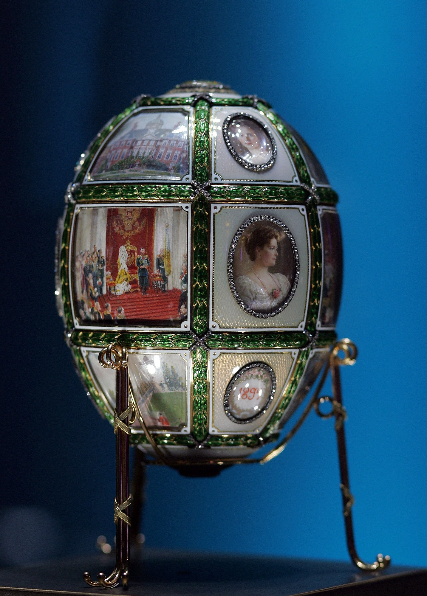 Jajko Faberge (Fot. MARKUS SCHREIBER, Associated Press, EAST NEWS)