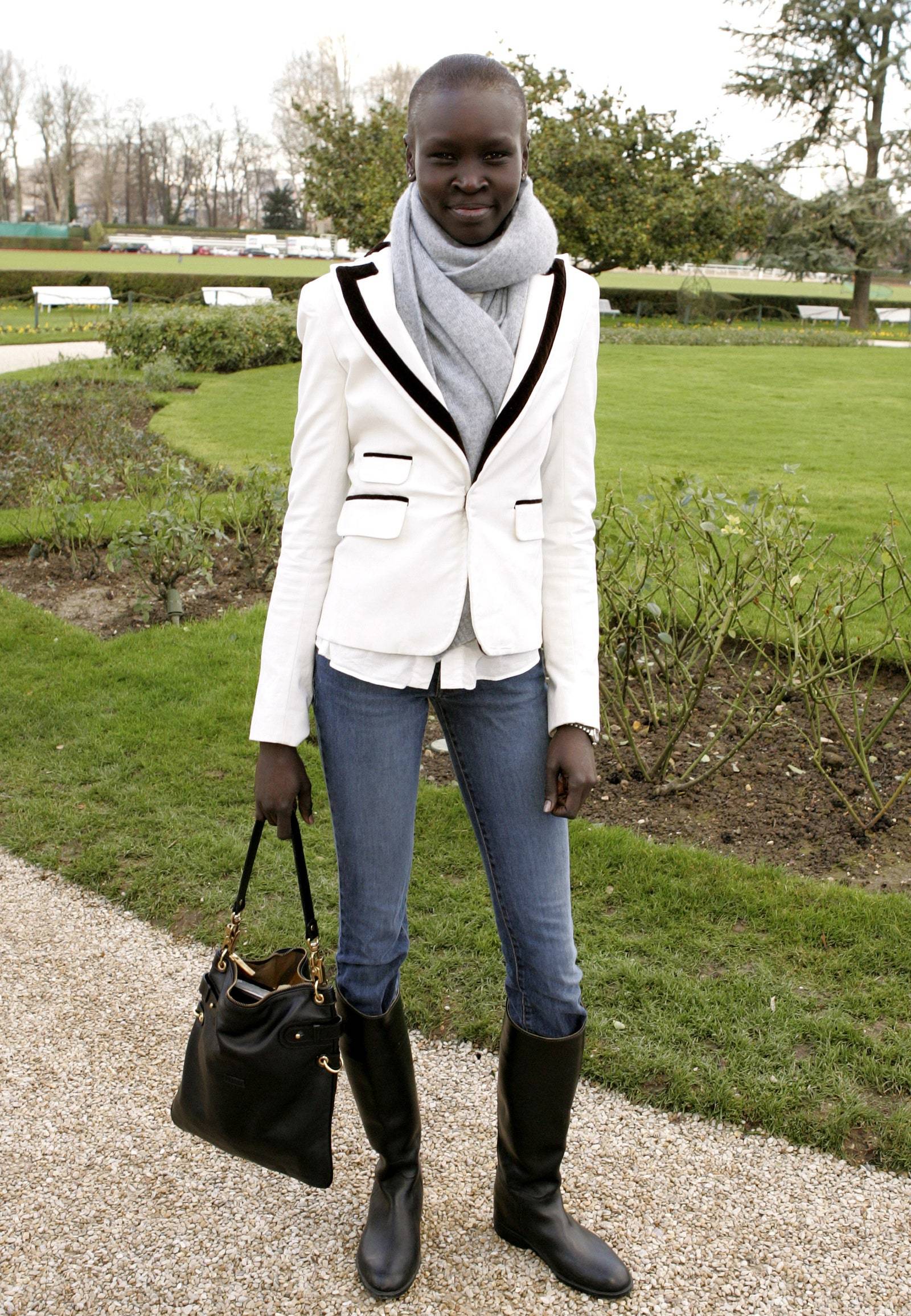 Alek Wek przed pokazem Dior,2005 r. /(Fot. Getty Images)