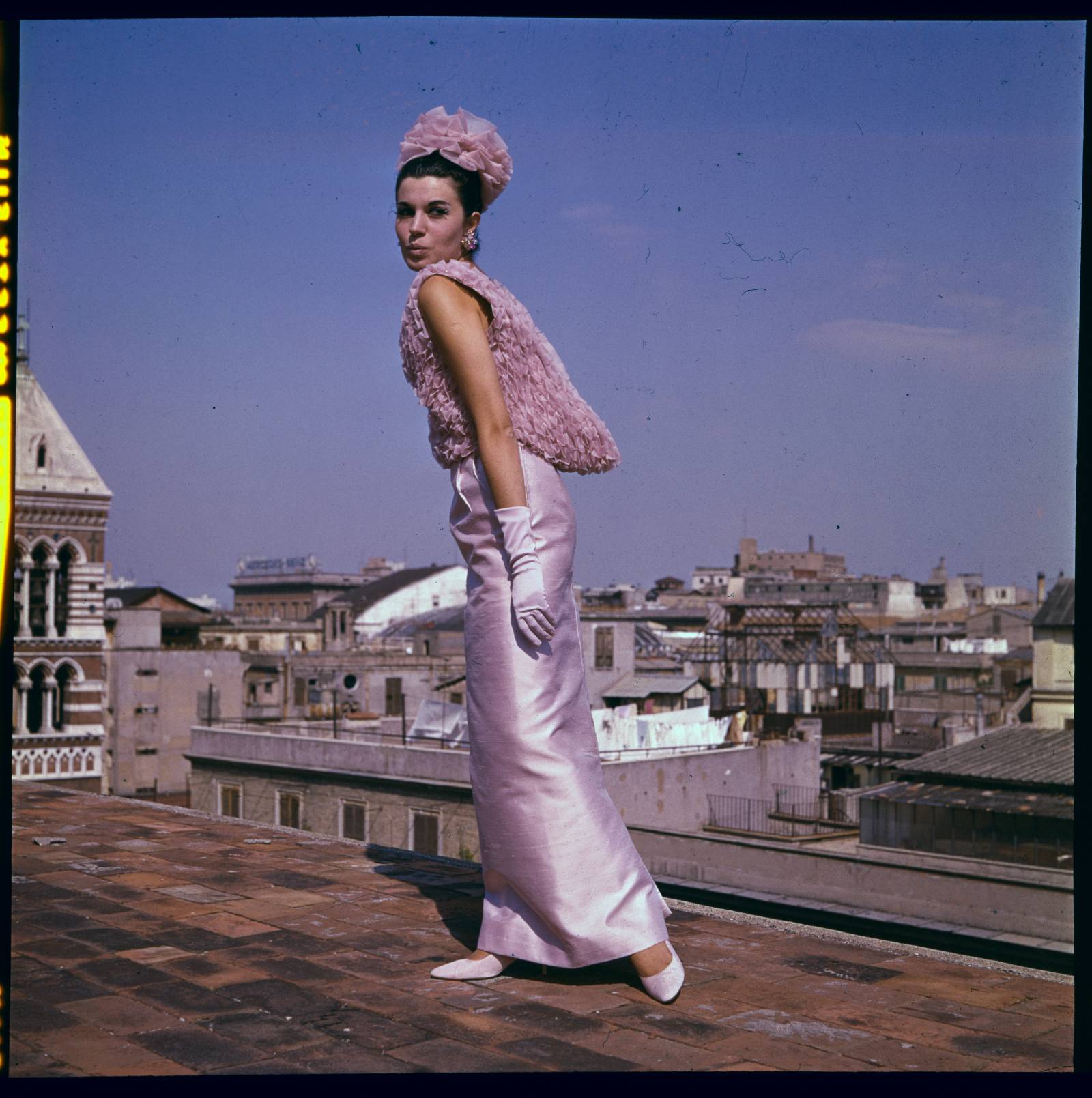 Modelka w sukni Tita Rossi, 1964 rok /(Fot. Getty Images)