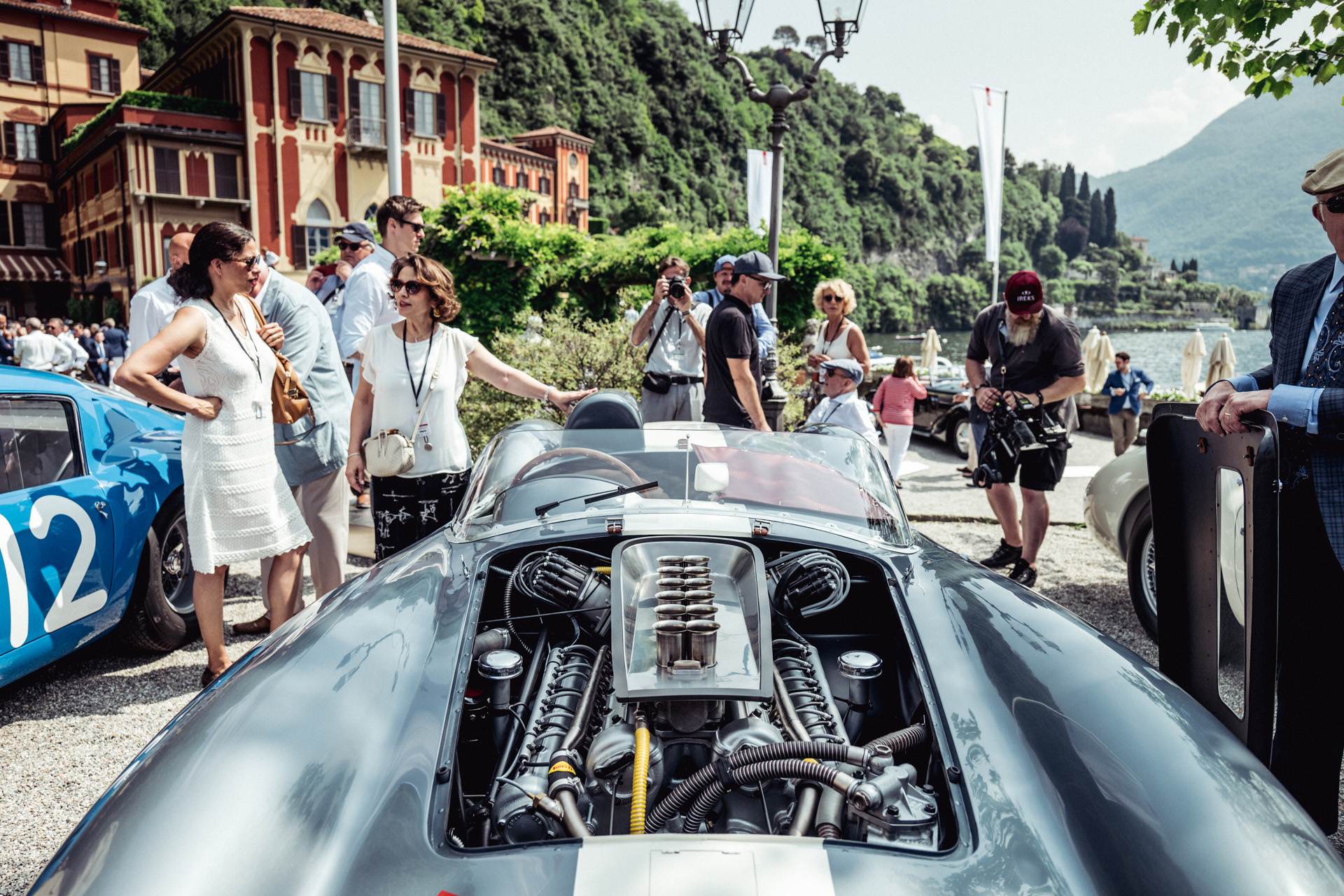 4 litry pojemności, dwanaście cylindrów i 430 koni – za kierownicą identycznego Ferrari 335 Sport zginął markiz Alfonso de Portago, zabijając przy okazji 11 osób i powodując odwołanie kolejnego wyścigu Mille Miglia. (Fot. Błażej Żuławski)