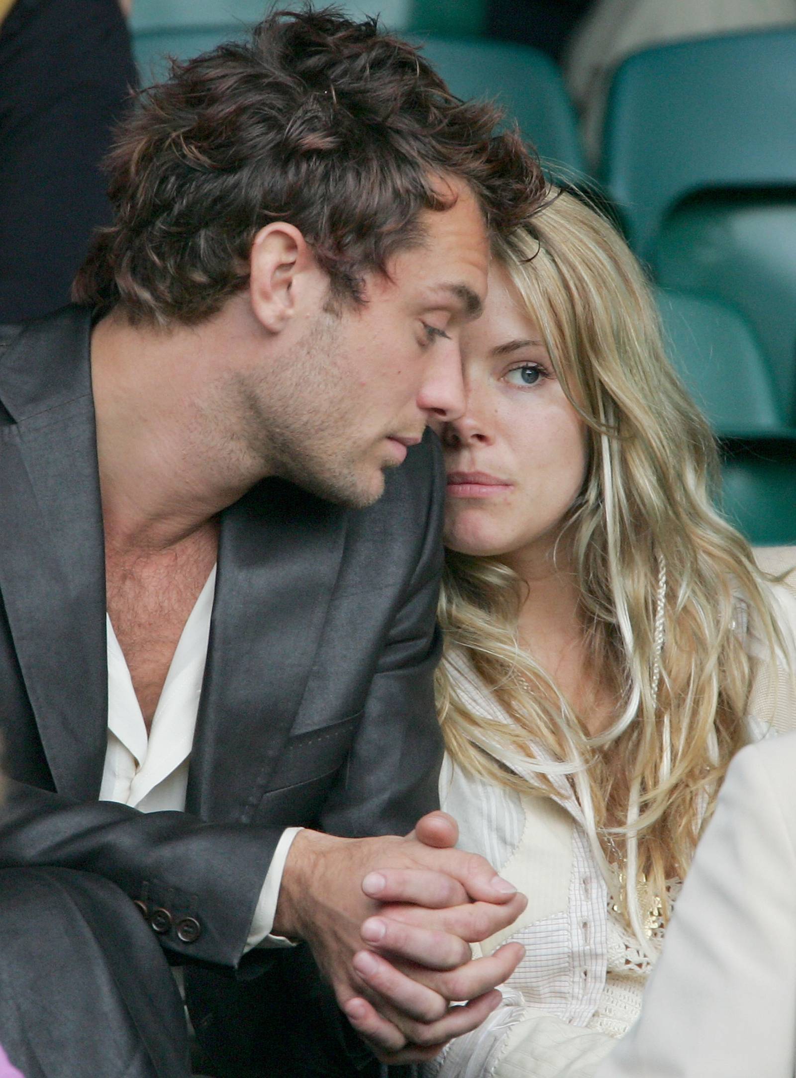 Jude Law i Sienna Miller / Getty Images