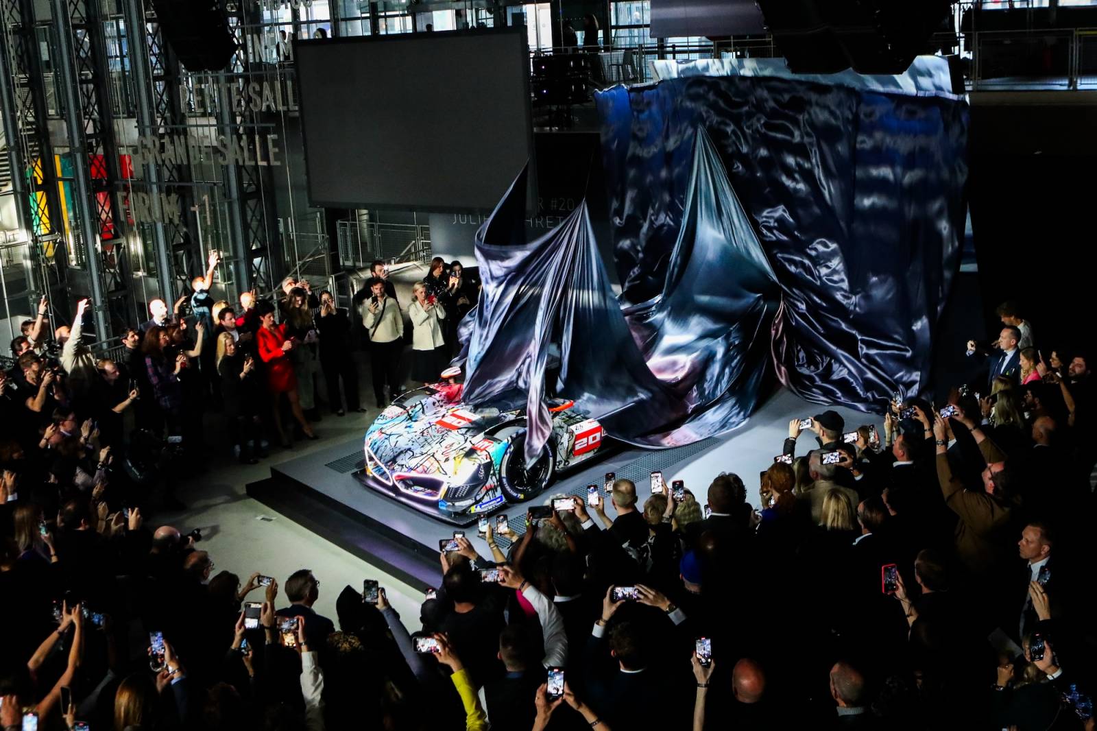 Kolekcja motoryzacyjnych dzieł BMW Art Cars obejmuje już 20 unikatowych pojazdów stworzonych przez kolejne generacje artystów na przestrzeni ostatnich sześciu dekad. (Fot. BFA)