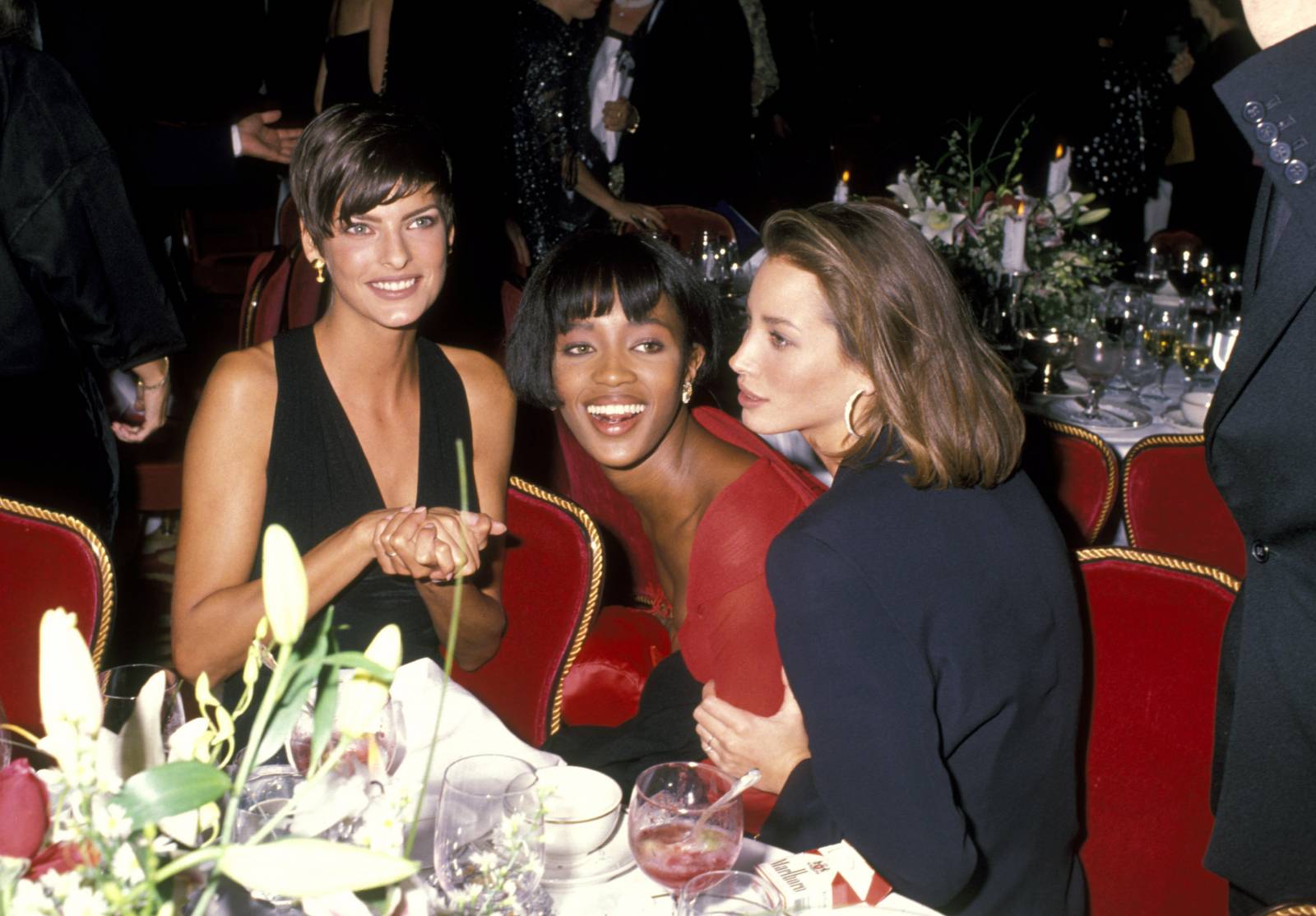 Linda Evangelista, Naomi Campbell i Christy Turlington to najsłynniejsze modelki lat 90. Teraz ich historię poznamy za sprawą serialu „The Super Models”. Supermodelki po latach ponownie spotkały się na planie produkcji. (Fot. Getty Images)