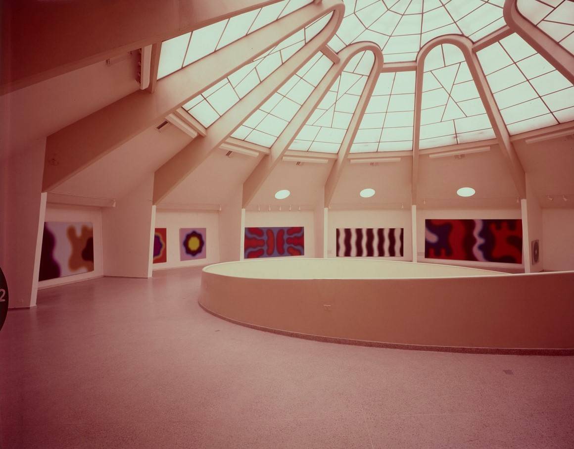 Indywidualna wystawa Wojciecha Fangora w Solomon R. Guggenheim Museum w Nowym Jorku, 1970 (Fot. Galerie Chalette records, Archives of American Art)
