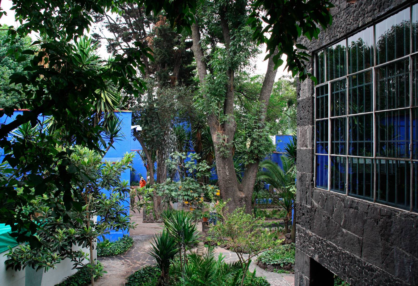 Rodzinna posiadłość Fridy Kahlo, Casa Azul (Fot. Frida Kahlo & Diego Rivera Archive, Bank of Mexico, Fiduciary in the Diego Rivera and Frida Kahlo Museum Trust)