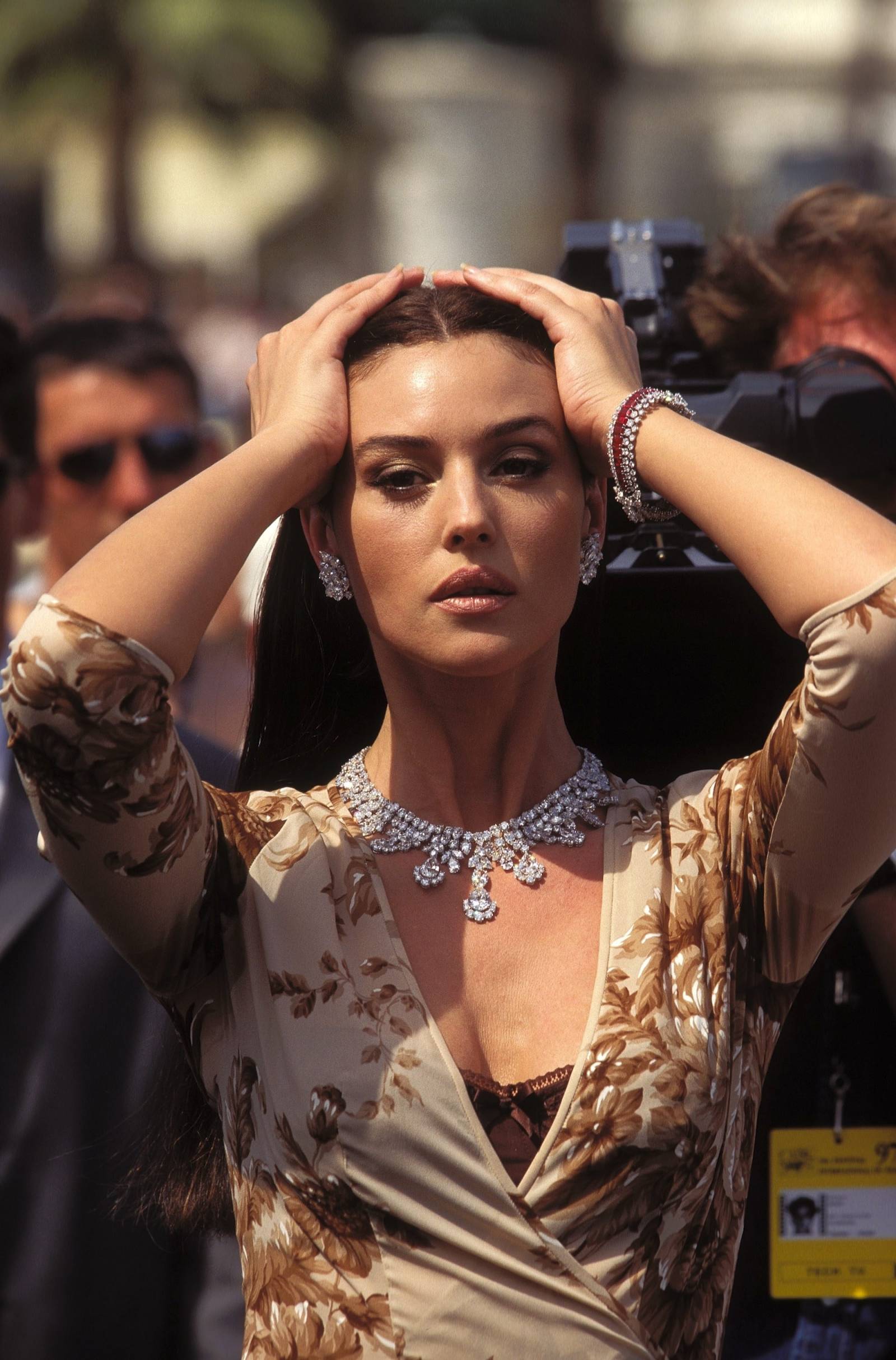 Monica Bellucci na festiwalu w Cannes w 1997 roku