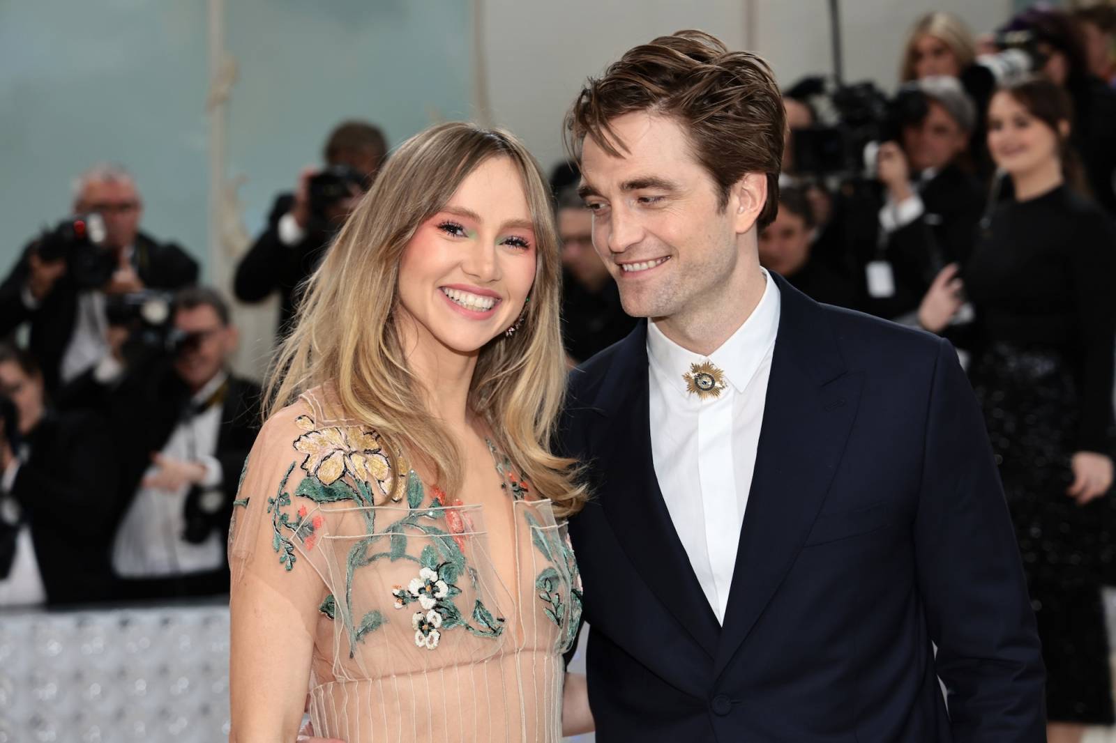 O tym, że Suki Waterhouse i Robert Pattinson spodziewają się dziecka dowiedzieliśmy się w grudniu 2023 roku. W marcu 2024 roku zostali rodzicami. (Fot. Getty Images)