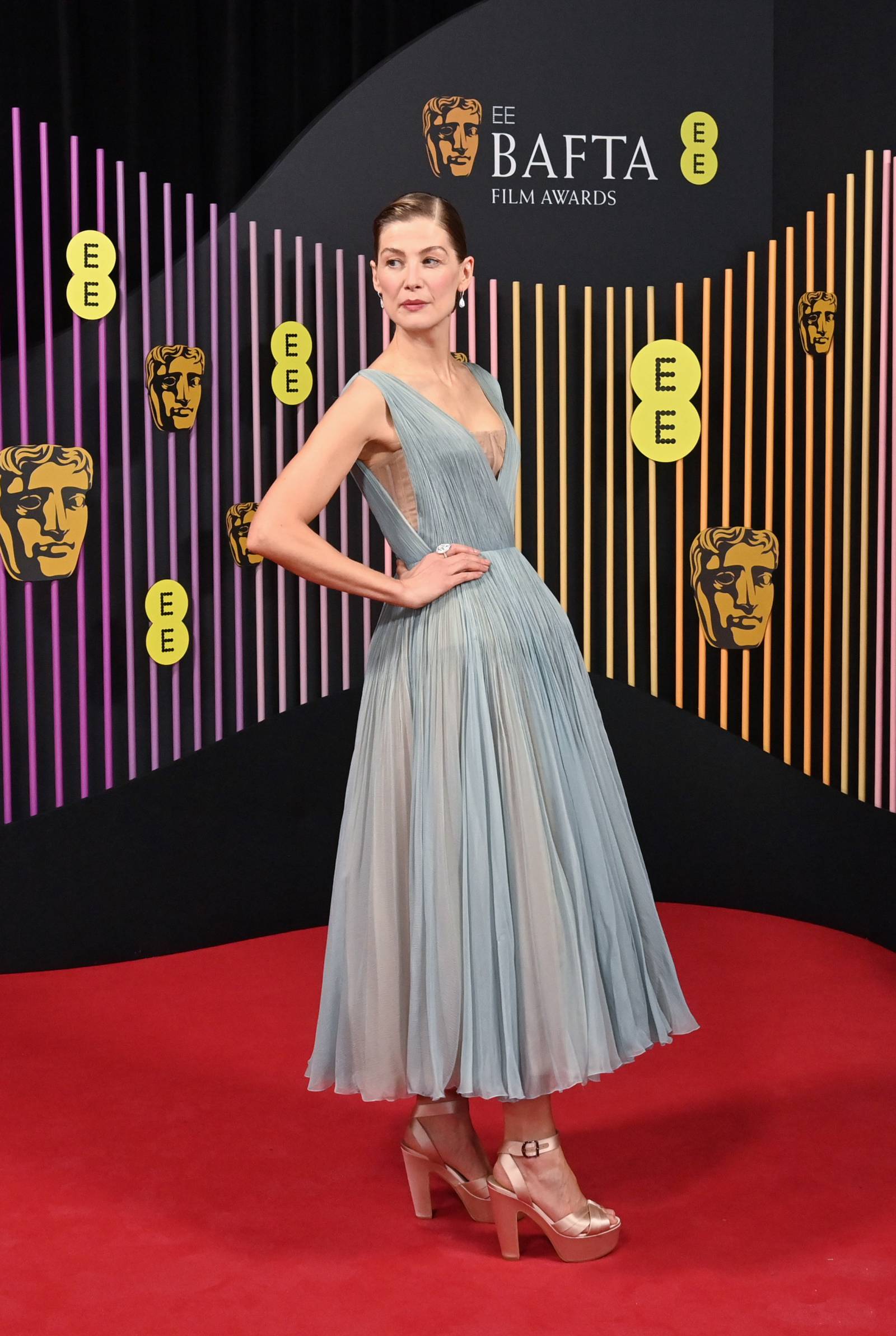 Rozdanie nagród BAFTA 2024 to wielkie święto kina i mody. Nie wszyscy jednak ubrali się odpowiednio do okazji. (Fot. Getty Images)