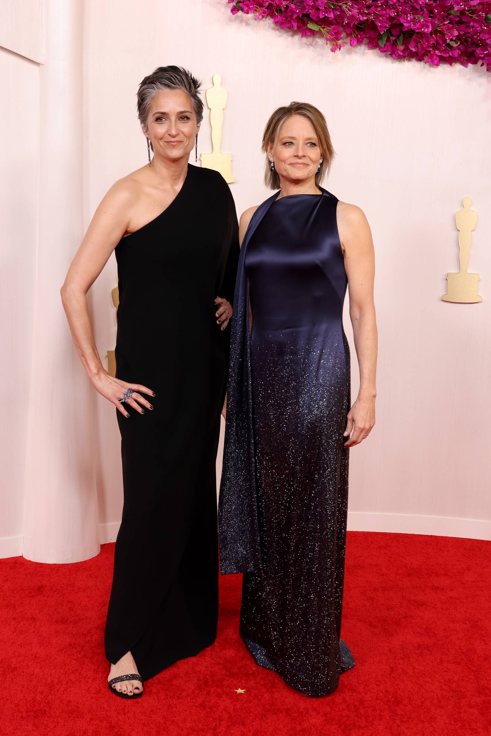 Jodie Foster z ukochaną żoną, Alexandrą Hedison na gali rozdania Oscarów 2024. (Fot. Getty Images)