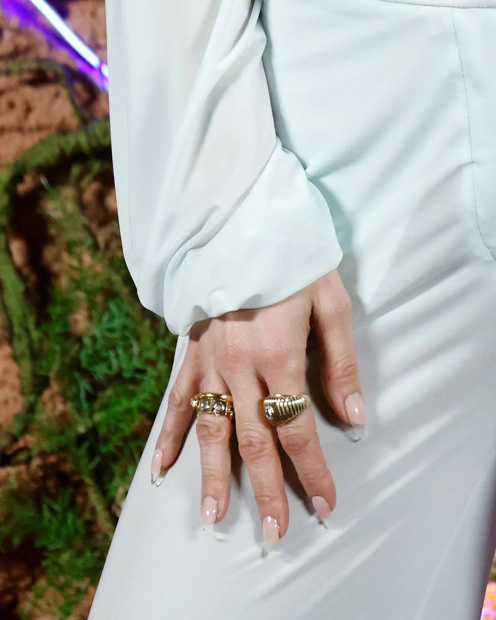 French z przezroczystymi końcówkami w stylu Jennifer Lopez