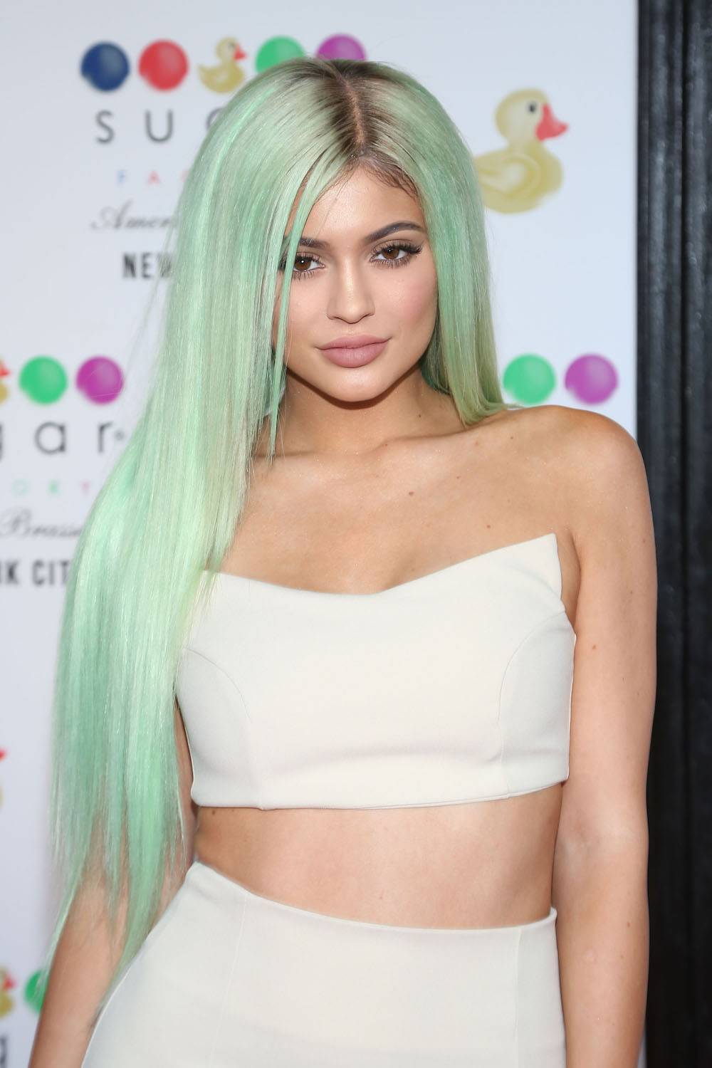 Kylie Jenner lubi zmiany koloru włosów. Pastelowe odcienie gwiazda nosiła już dekadę temu. (Fot. Getty Images)