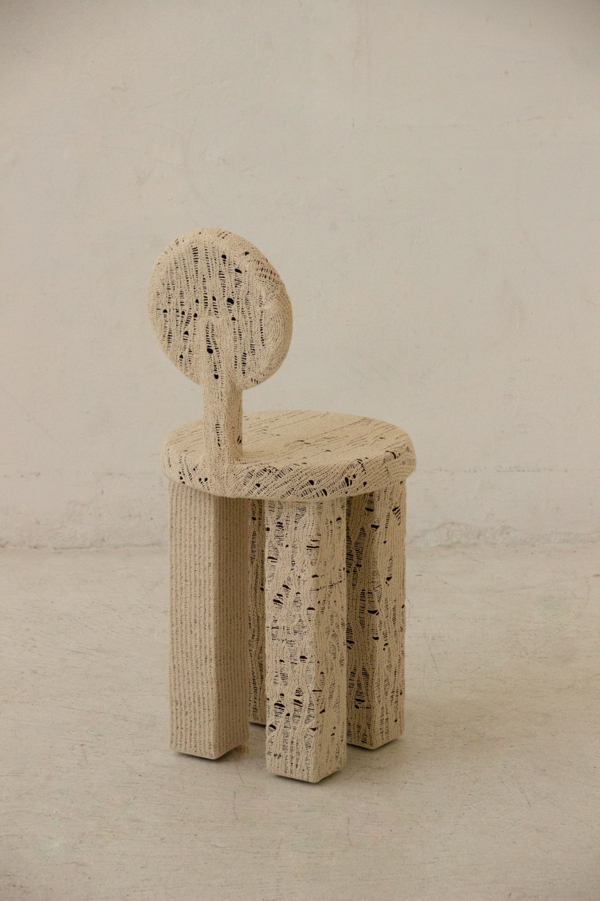 Knitted Chair projektu Curtisa Bloxsidge’a. Cena: 3970