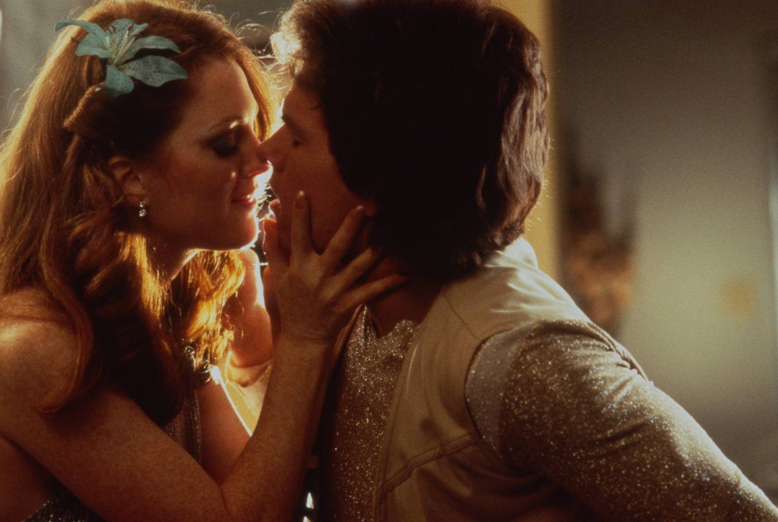 Julianne Moore i Mark Wahlberg w „Boogie Nights”/ (Fot. New Line Cinema/Courtesy Everett Collection/Everett Collection/East News)