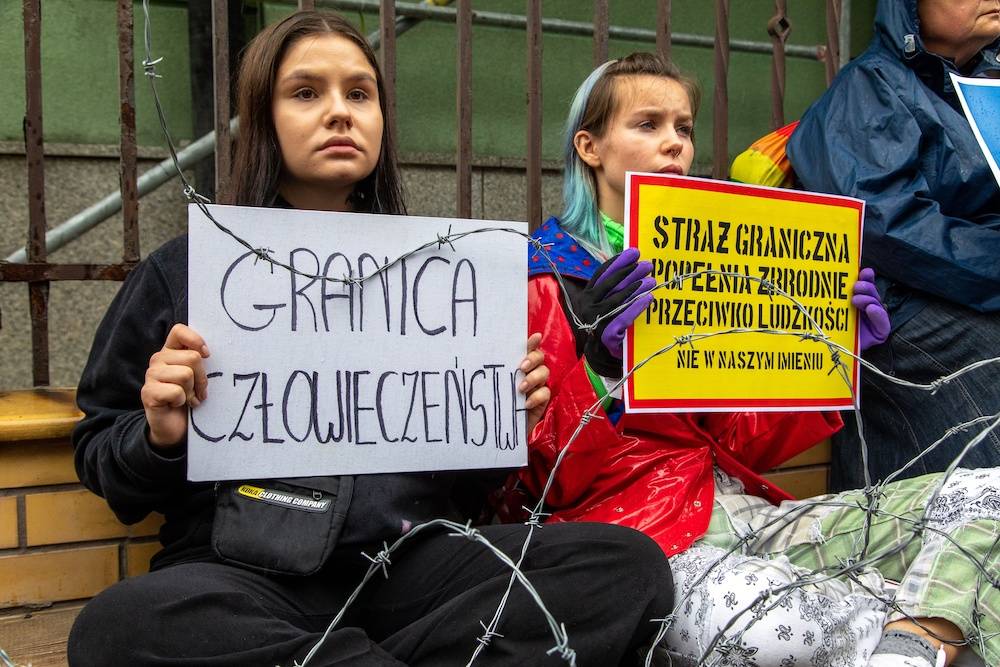 Protest przeciwko zachowaniu straży granicznej (Fot. Katarzyna Pierzchala/East News)