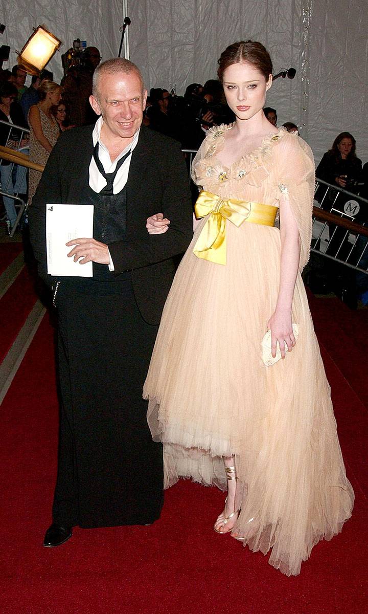 Jean Paul Gaultier i Coco Rocha na MET Gali w 2007 roku (Fot. Kristin Callahan/Everett CollectEAST NEWS)